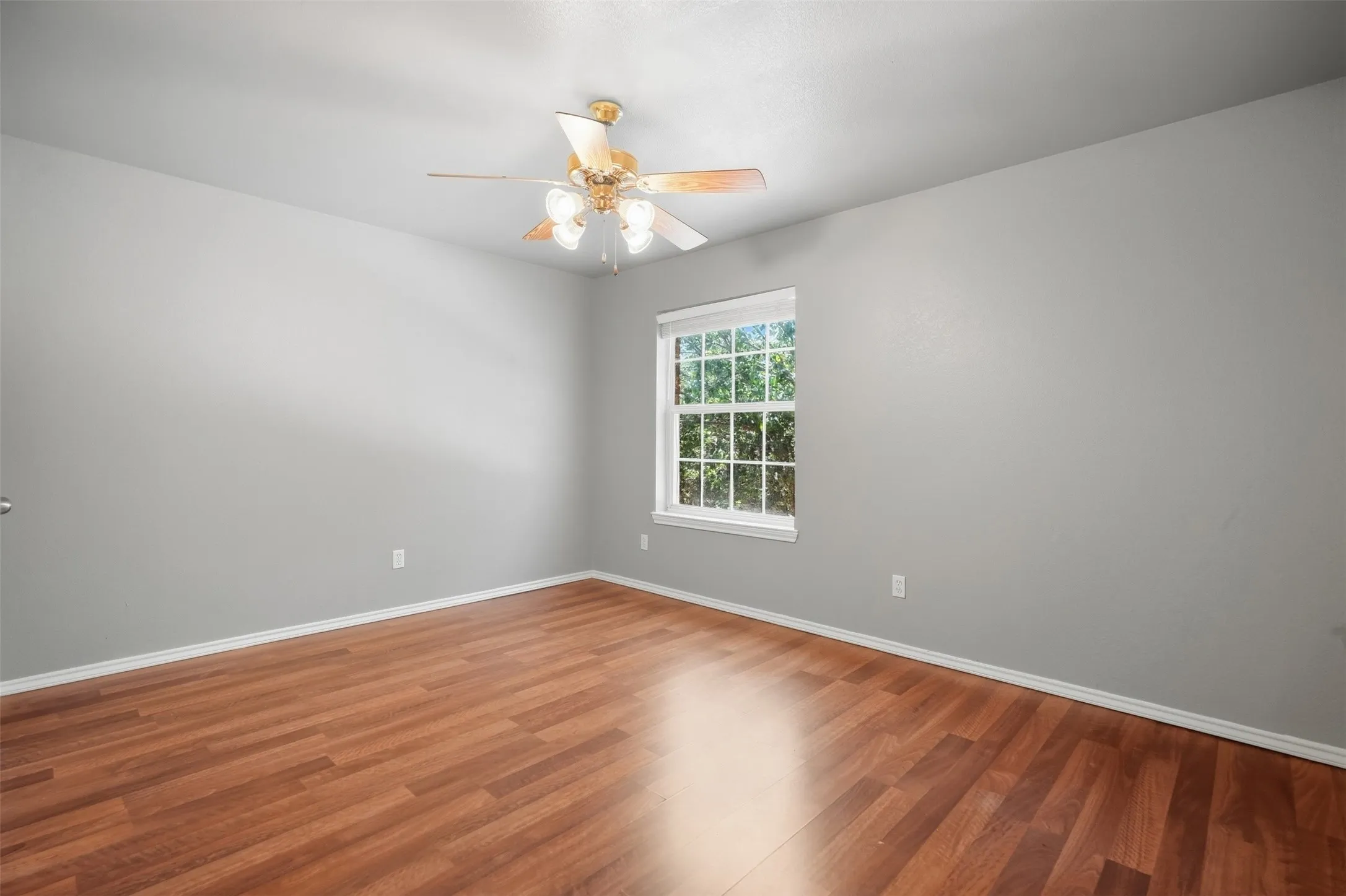 Single Family Residence For Sale in Dallas County , 2708 Clemson Circle A, Rowlett, Texas 75088, 4 Bedroom, 3 Bathroom, 1 Garage spaces, 1,727 Sqft, built in 2003, mls#21389016, Real Estate Agent in Rowlett, Homes For Sale in Dallas county, Homes For Sale in Rowlett, Realtor in Rowlett Texas, Real Estate Brokerage Independent Realty Texas, Luminita Cordes Realtor