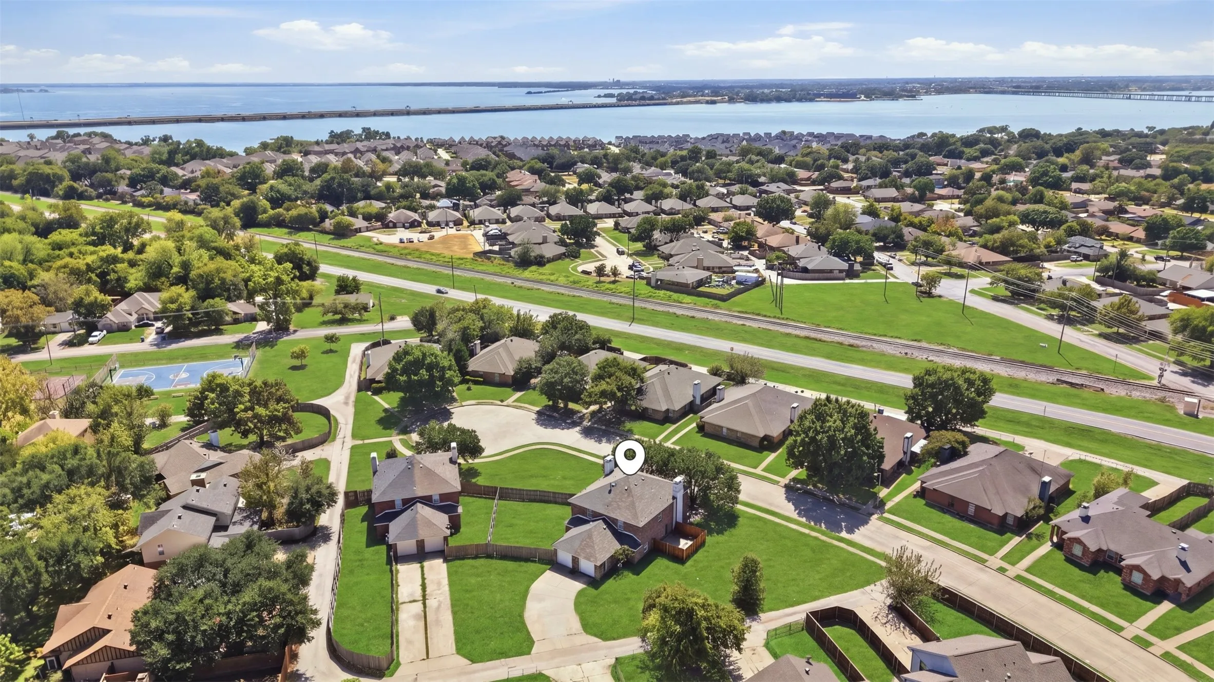 Single Family Residence For Sale in Dallas County , 2708 Clemson Circle A, Rowlett, Texas 75088, 4 Bedroom, 3 Bathroom, 1 Garage spaces, 1,727 Sqft, built in 2003, mls#21389016, Real Estate Agent in Rowlett, Homes For Sale in Dallas county, Homes For Sale in Rowlett, Realtor in Rowlett Texas, Real Estate Brokerage Independent Realty Texas, Luminita Cordes Realtor