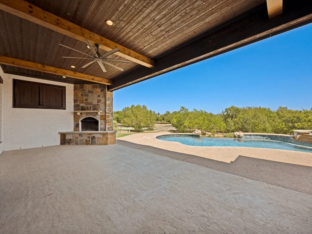 Single Family Residence For Sale in Johnson County , 9108 Sirius Lane, Godley, Texas 76044, 4 Bedroom, 3 Bathroom, 5 Garage spaces, 3,745 Sqft, built in 2018, mls#21389018, Real Estate Agent in Godley, Homes For Sale in Johnson county, Homes For Sale in Godley, Realtor in Godley Texas, Real Estate Brokerage Independent Realty Texas, Luminita Cordes Realtor