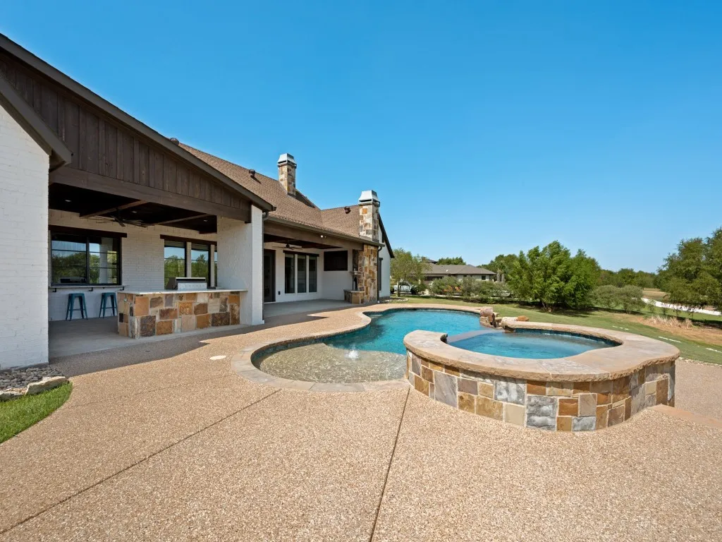 Single Family Residence For Sale in Johnson County , 9108 Sirius Lane, Godley, Texas 76044, 4 Bedroom, 3 Bathroom, 5 Garage spaces, 3,745 Sqft, built in 2018, mls#21389018, Real Estate Agent in Godley, Homes For Sale in Johnson county, Homes For Sale in Godley, Realtor in Godley Texas, Real Estate Brokerage Independent Realty Texas, Luminita Cordes Realtor