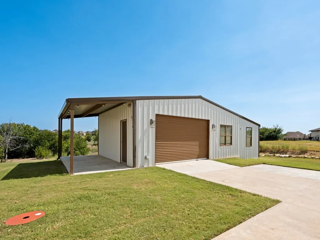 Single Family Residence For Sale in Johnson County , 9108 Sirius Lane, Godley, Texas 76044, 4 Bedroom, 3 Bathroom, 5 Garage spaces, 3,745 Sqft, built in 2018, mls#21389018, Real Estate Agent in Godley, Homes For Sale in Johnson county, Homes For Sale in Godley, Realtor in Godley Texas, Real Estate Brokerage Independent Realty Texas, Luminita Cordes Realtor
