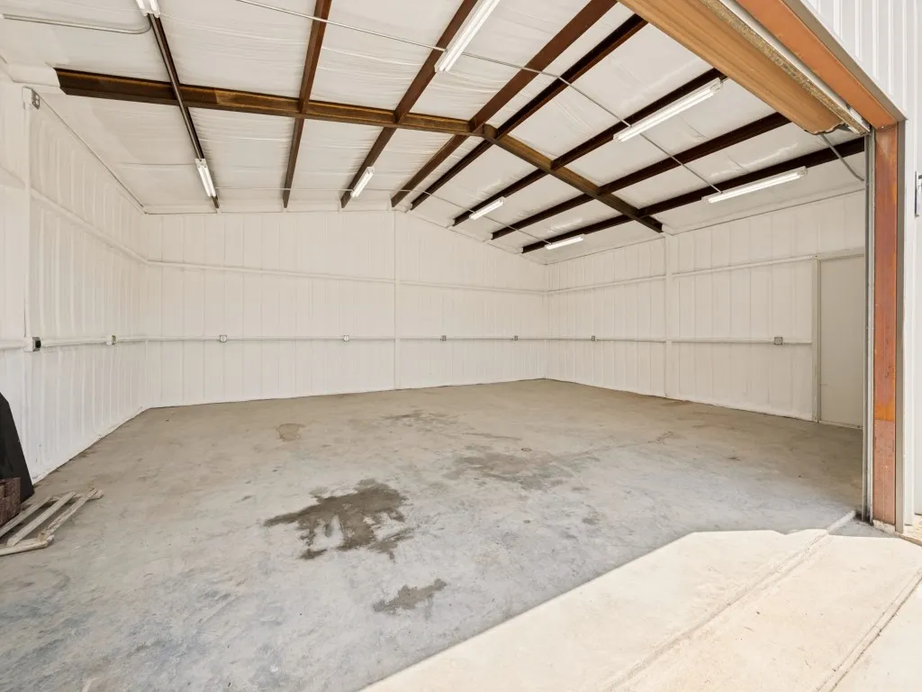 Single Family Residence For Sale in Johnson County , 9108 Sirius Lane, Godley, Texas 76044, 4 Bedroom, 3 Bathroom, 5 Garage spaces, 3,745 Sqft, built in 2018, mls#21389018, Real Estate Agent in Godley, Homes For Sale in Johnson county, Homes For Sale in Godley, Realtor in Godley Texas, Real Estate Brokerage Independent Realty Texas, Luminita Cordes Realtor