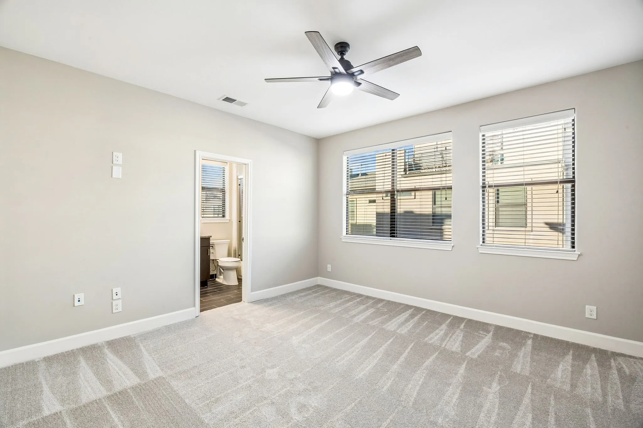 Condominium For Sale in Dallas County , 1801 Annex Avenue 402, Dallas, Texas 75204, 3 Bedroom, 4 Bathroom, 2 Garage spaces, 2,154 Sqft, built in 2016, mls#21385715, Real Estate Agent in Dallas, Homes For Sale in Dallas county, Homes For Sale in Dallas, Realtor in Dallas Texas, Real Estate Brokerage Independent Realty Texas, Luminita Cordes Realtor