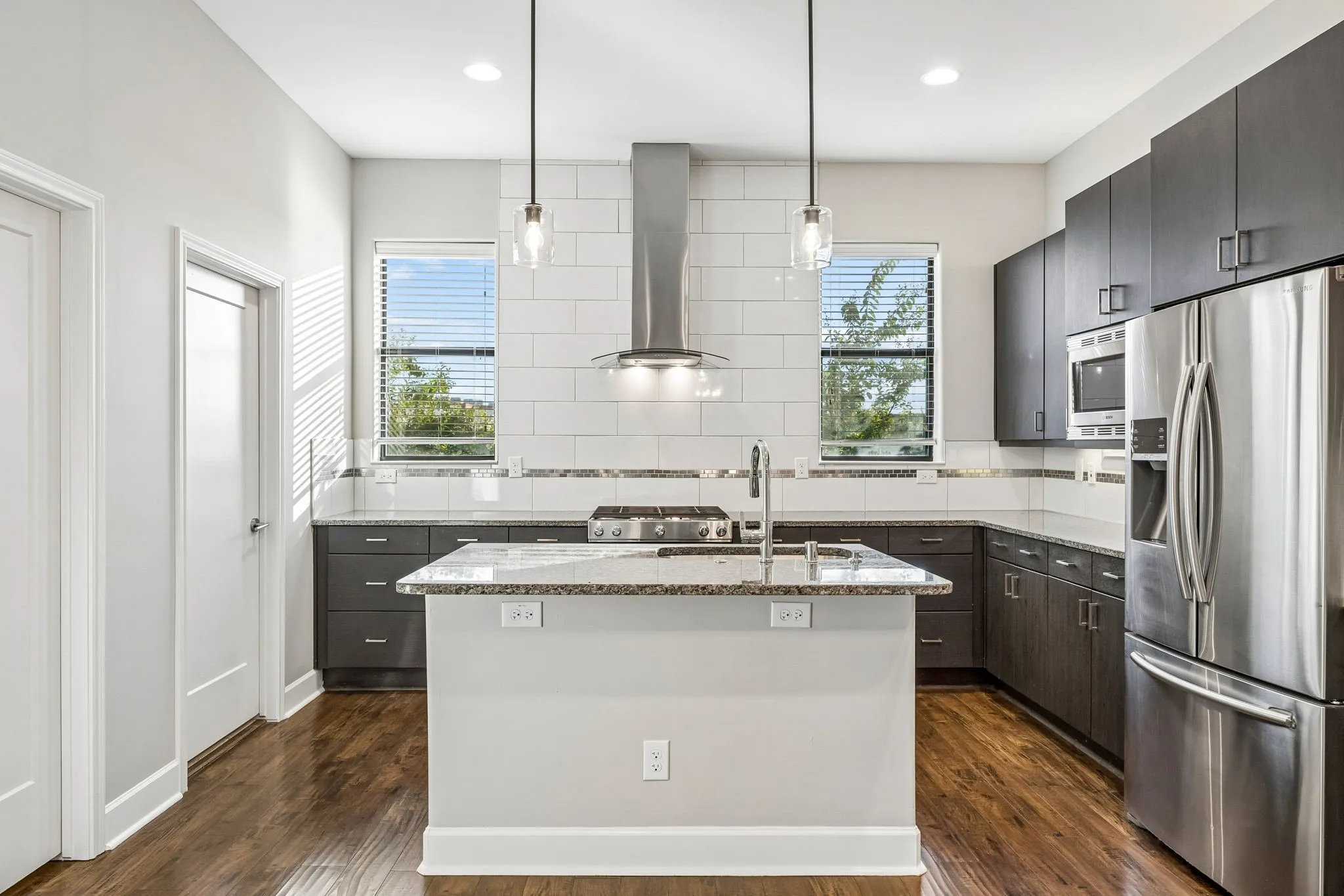 Condominium For Sale in Dallas County , 1801 Annex Avenue 402, Dallas, Texas 75204, 3 Bedroom, 4 Bathroom, 2 Garage spaces, 2,154 Sqft, built in 2016, mls#21385715, Real Estate Agent in Dallas, Homes For Sale in Dallas county, Homes For Sale in Dallas, Realtor in Dallas Texas, Real Estate Brokerage Independent Realty Texas, Luminita Cordes Realtor