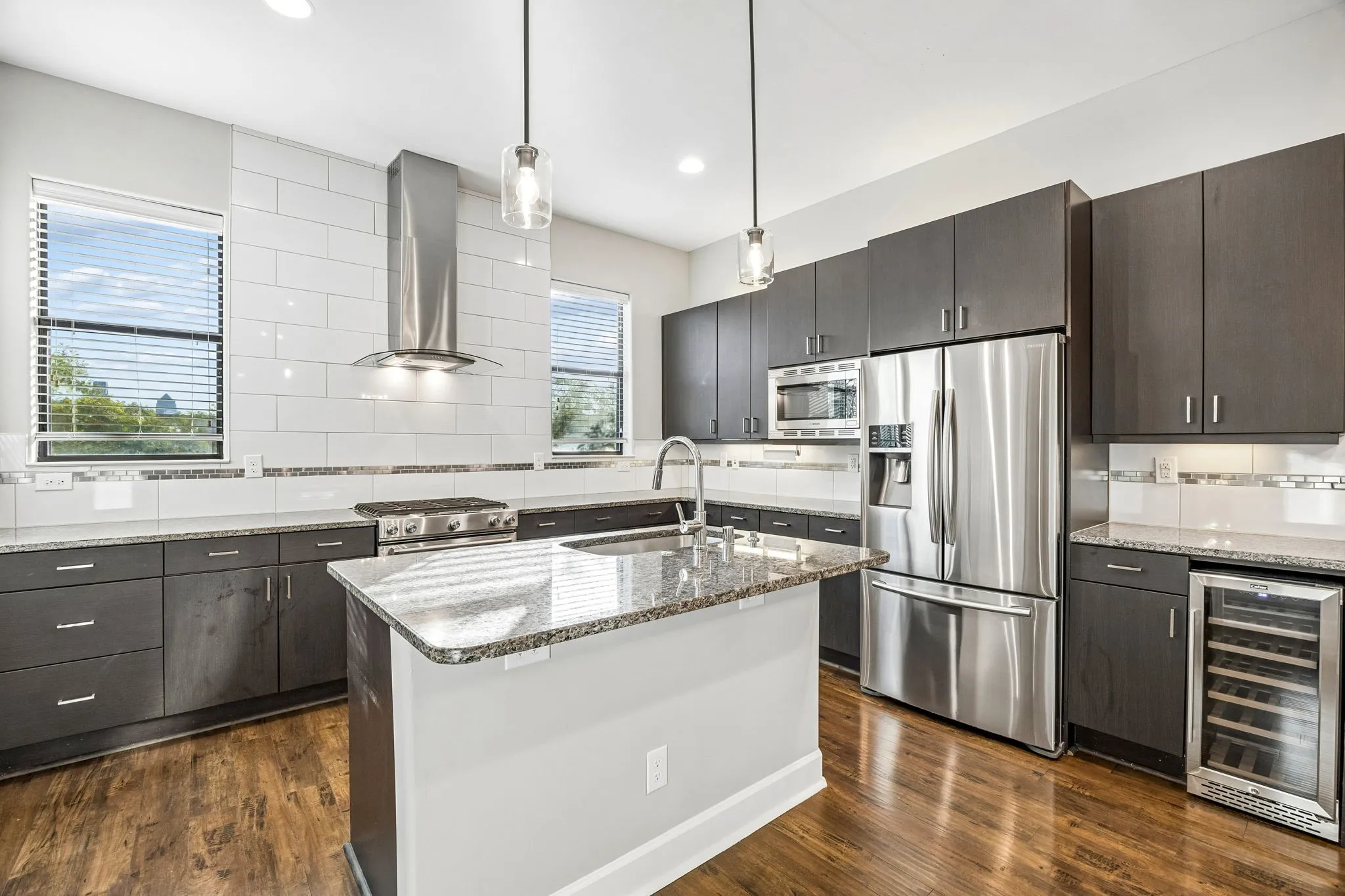 Condominium For Sale in Dallas County , 1801 Annex Avenue 402, Dallas, Texas 75204, 3 Bedroom, 4 Bathroom, 2 Garage spaces, 2,154 Sqft, built in 2016, mls#21385715, Real Estate Agent in Dallas, Homes For Sale in Dallas county, Homes For Sale in Dallas, Realtor in Dallas Texas, Real Estate Brokerage Independent Realty Texas, Luminita Cordes Realtor