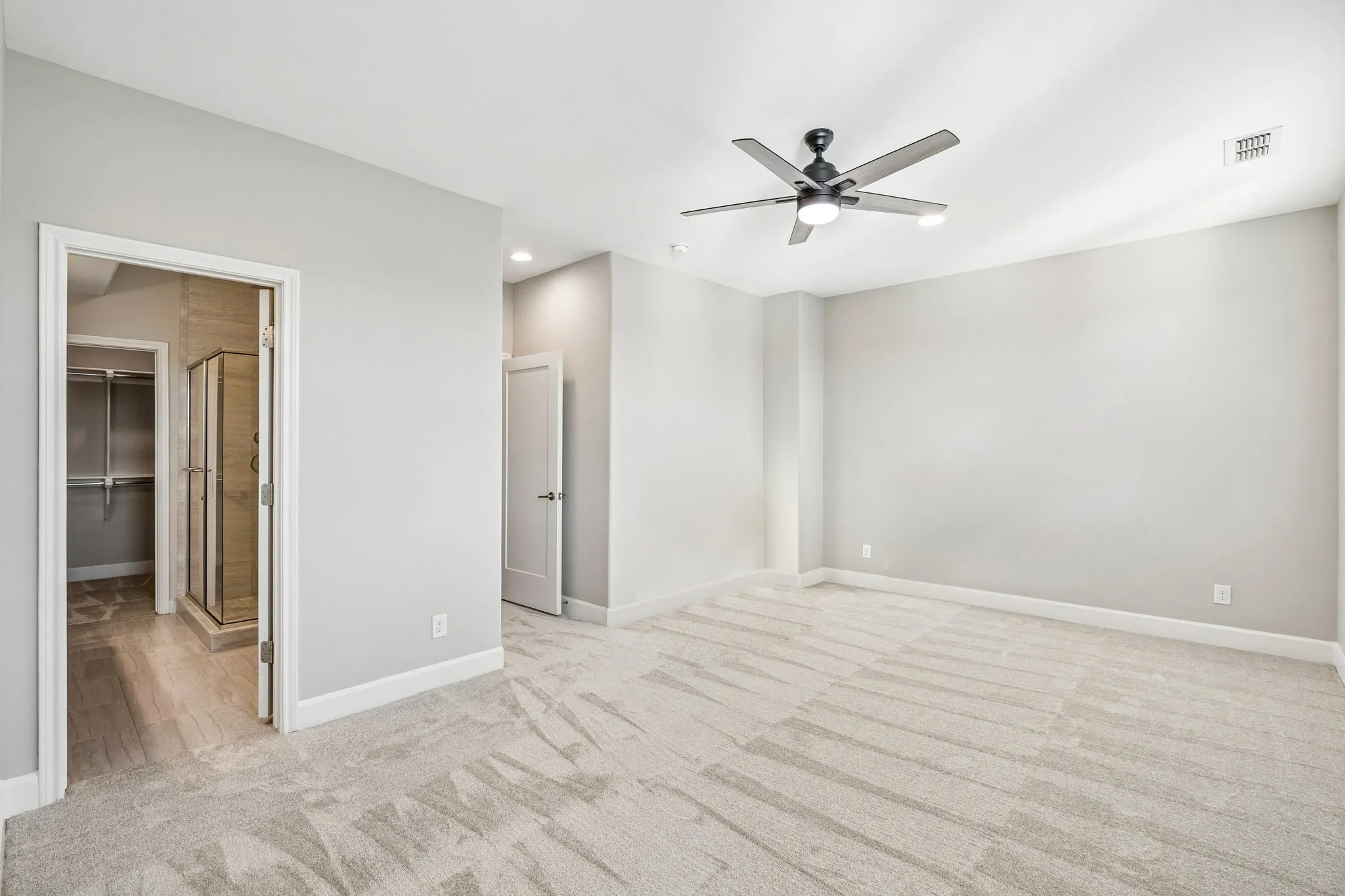 Condominium For Sale in Dallas County , 1801 Annex Avenue 402, Dallas, Texas 75204, 3 Bedroom, 4 Bathroom, 2 Garage spaces, 2,154 Sqft, built in 2016, mls#21385715, Real Estate Agent in Dallas, Homes For Sale in Dallas county, Homes For Sale in Dallas, Realtor in Dallas Texas, Real Estate Brokerage Independent Realty Texas, Luminita Cordes Realtor