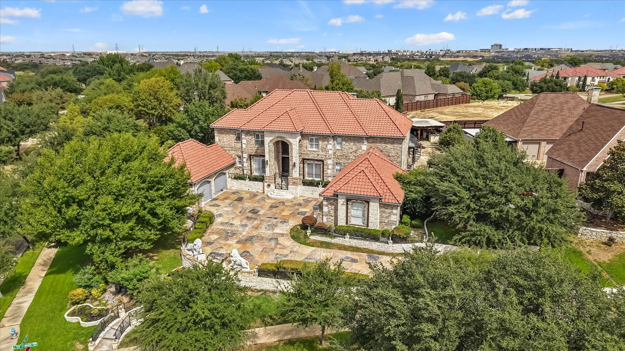 Single Family Residence For Sale in Denton County , 2601 Sir Gawain Lane, Lewisville, Texas 75056, 5 Bedroom, 5 Bathroom, 3 Garage spaces, 5,135 Sqft, built in 2002, mls#21389024, Real Estate Agent in Lewisville, Homes For Sale in Denton county, Homes For Sale in Lewisville, Realtor in Lewisville Texas, Real Estate Brokerage Independent Realty Texas, Luminita Cordes Realtor