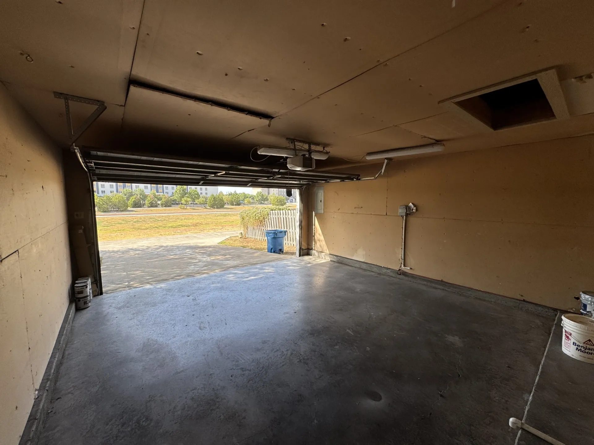 Single Family Residence For Rent in Denton County , 5232 Goodman Drive, The Colony, Texas 75056, 3 Bedroom, 3 Bathroom, 2 Garage spaces, 1,945 Sqft, built in 1990, mls#21388053, Real Estate Agent in The Colony, Homes For Rent in Denton county, Homes For Rent in The Colony, Realtor in The Colony Texas, Real Estate Brokerage Independent Realty Texas, Luminita Cordes Realtor