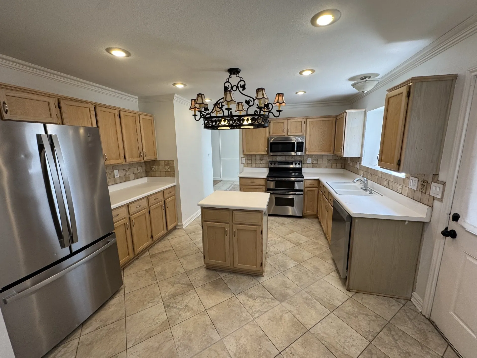 Single Family Residence For Rent in Denton County , 5232 Goodman Drive, The Colony, Texas 75056, 3 Bedroom, 3 Bathroom, 2 Garage spaces, 1,945 Sqft, built in 1990, mls#21388053, Real Estate Agent in The Colony, Homes For Rent in Denton county, Homes For Rent in The Colony, Realtor in The Colony Texas, Real Estate Brokerage Independent Realty Texas, Luminita Cordes Realtor