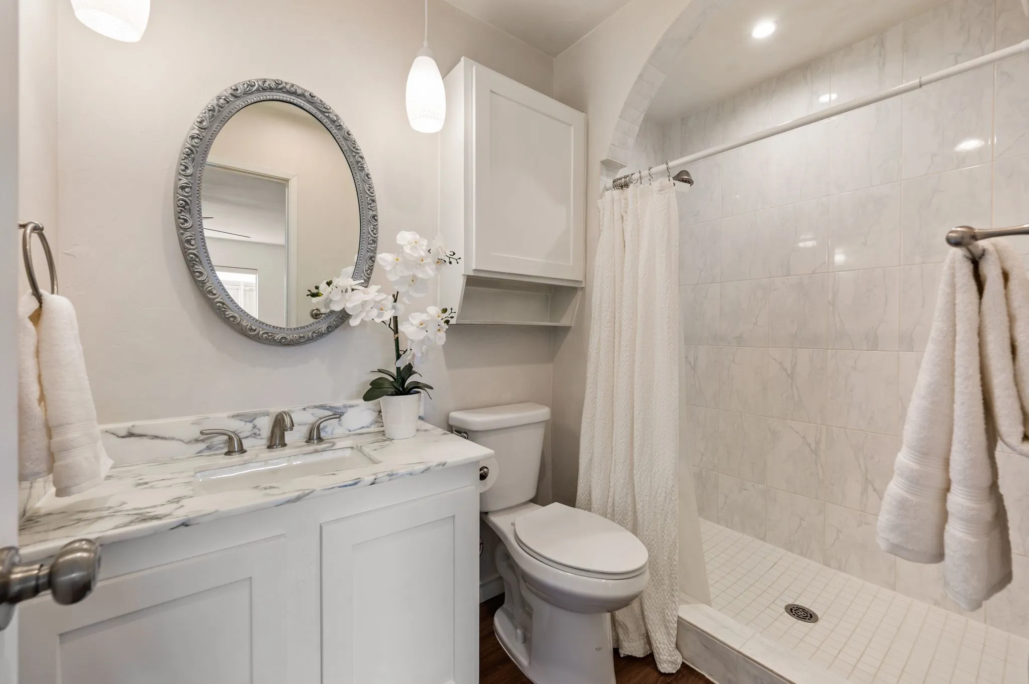 Single Family Residence For Sale in Denton County , 1905 Castille Drive, Carrollton, Texas 75007, 4 Bedroom, 2 Bathroom, 2 Garage spaces, 2,111 Sqft, built in 1974, mls#21388870, Real Estate Agent in Carrollton, Homes For Sale in Denton county, Homes For Sale in Carrollton, Realtor in Carrollton Texas, Real Estate Brokerage Independent Realty Texas, Luminita Cordes Realtor