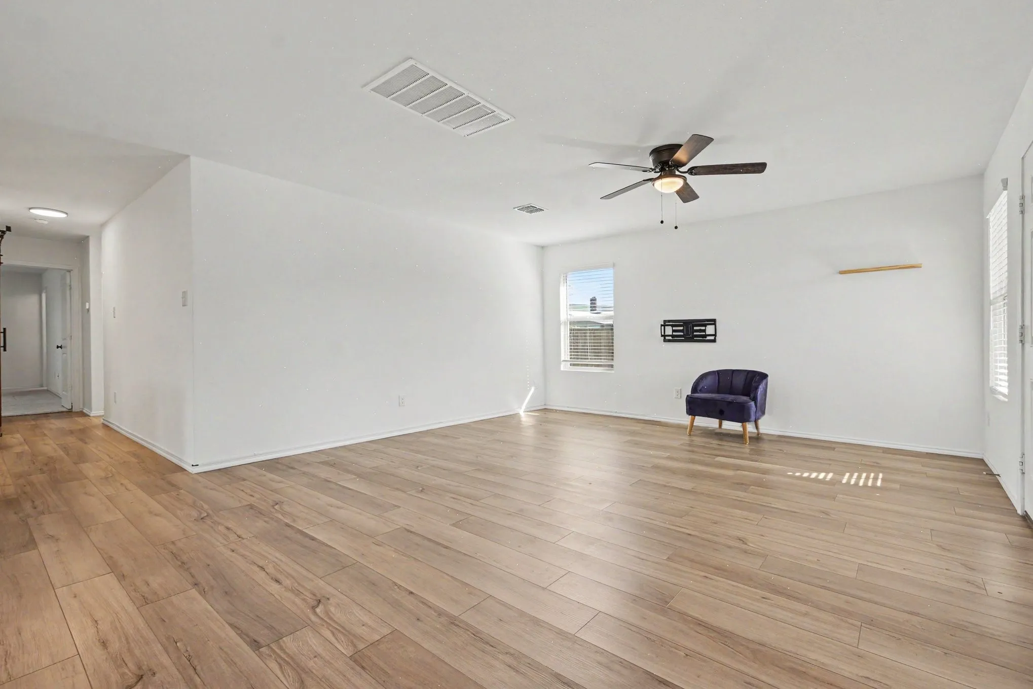 Single Family Residence For Sale in Denton County , 3001 Harper Street, Little Elm, Texas 75068, 3 Bedroom, 2 Bathroom, 2 Garage spaces, 1,500 Sqft, built in 2022, mls#21386737, Real Estate Agent in Little Elm, Homes For Sale in Denton county, Homes For Sale in Little Elm, Realtor in Little Elm Texas, Real Estate Brokerage Independent Realty Texas, Luminita Cordes Realtor