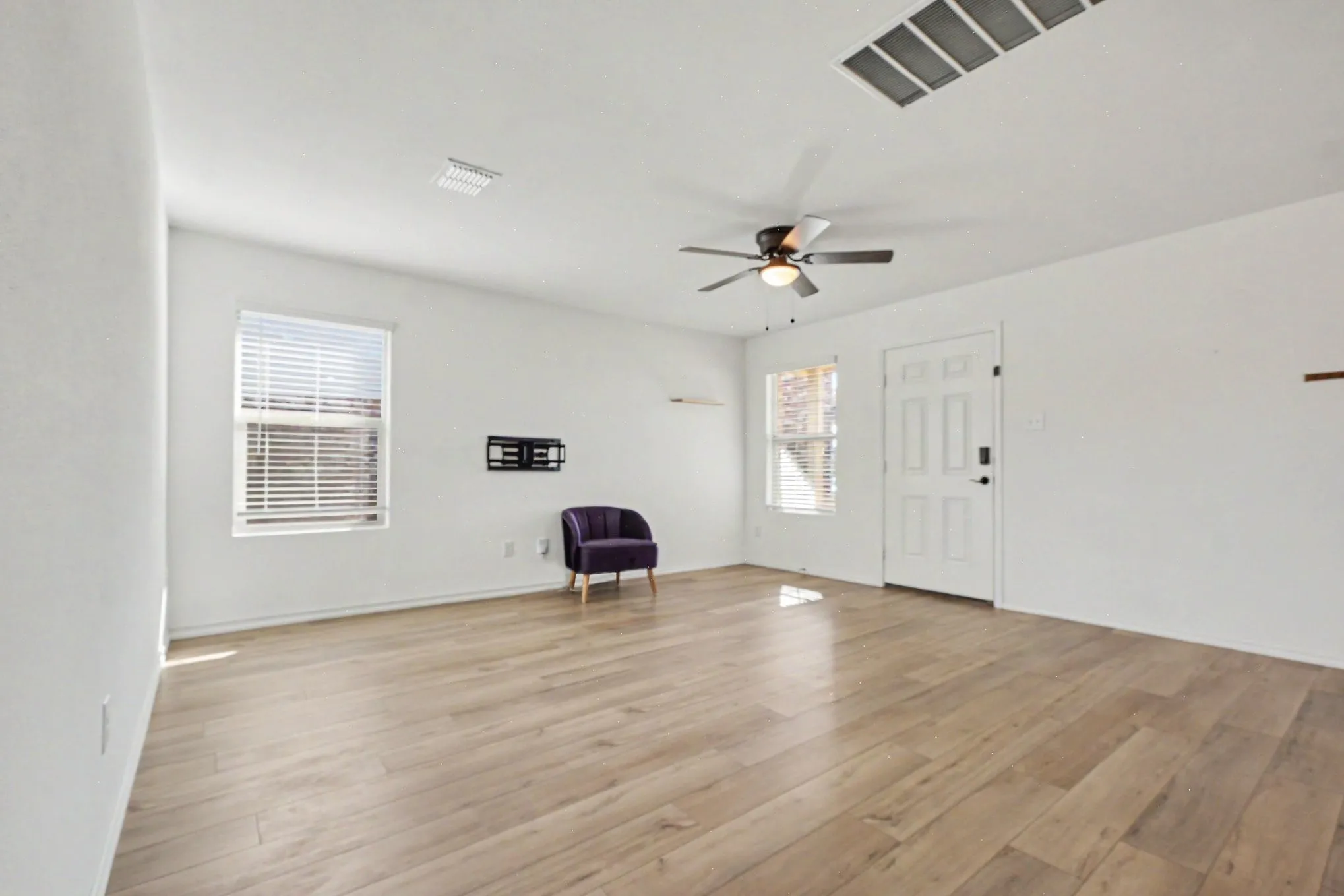 Single Family Residence For Sale in Denton County , 3001 Harper Street, Little Elm, Texas 75068, 3 Bedroom, 2 Bathroom, 2 Garage spaces, 1,500 Sqft, built in 2022, mls#21386737, Real Estate Agent in Little Elm, Homes For Sale in Denton county, Homes For Sale in Little Elm, Realtor in Little Elm Texas, Real Estate Brokerage Independent Realty Texas, Luminita Cordes Realtor