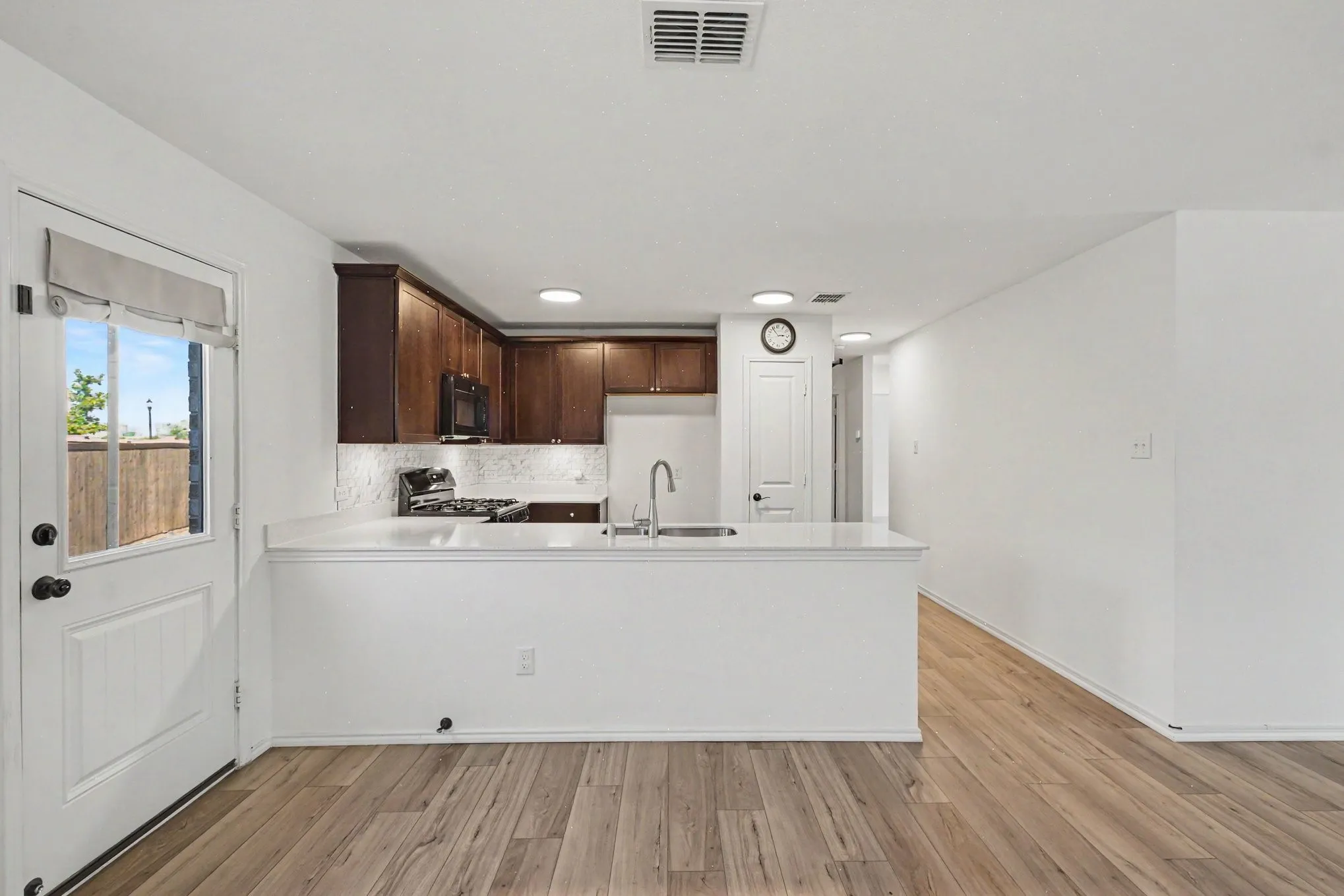 Single Family Residence For Sale in Denton County , 3001 Harper Street, Little Elm, Texas 75068, 3 Bedroom, 2 Bathroom, 2 Garage spaces, 1,500 Sqft, built in 2022, mls#21386737, Real Estate Agent in Little Elm, Homes For Sale in Denton county, Homes For Sale in Little Elm, Realtor in Little Elm Texas, Real Estate Brokerage Independent Realty Texas, Luminita Cordes Realtor