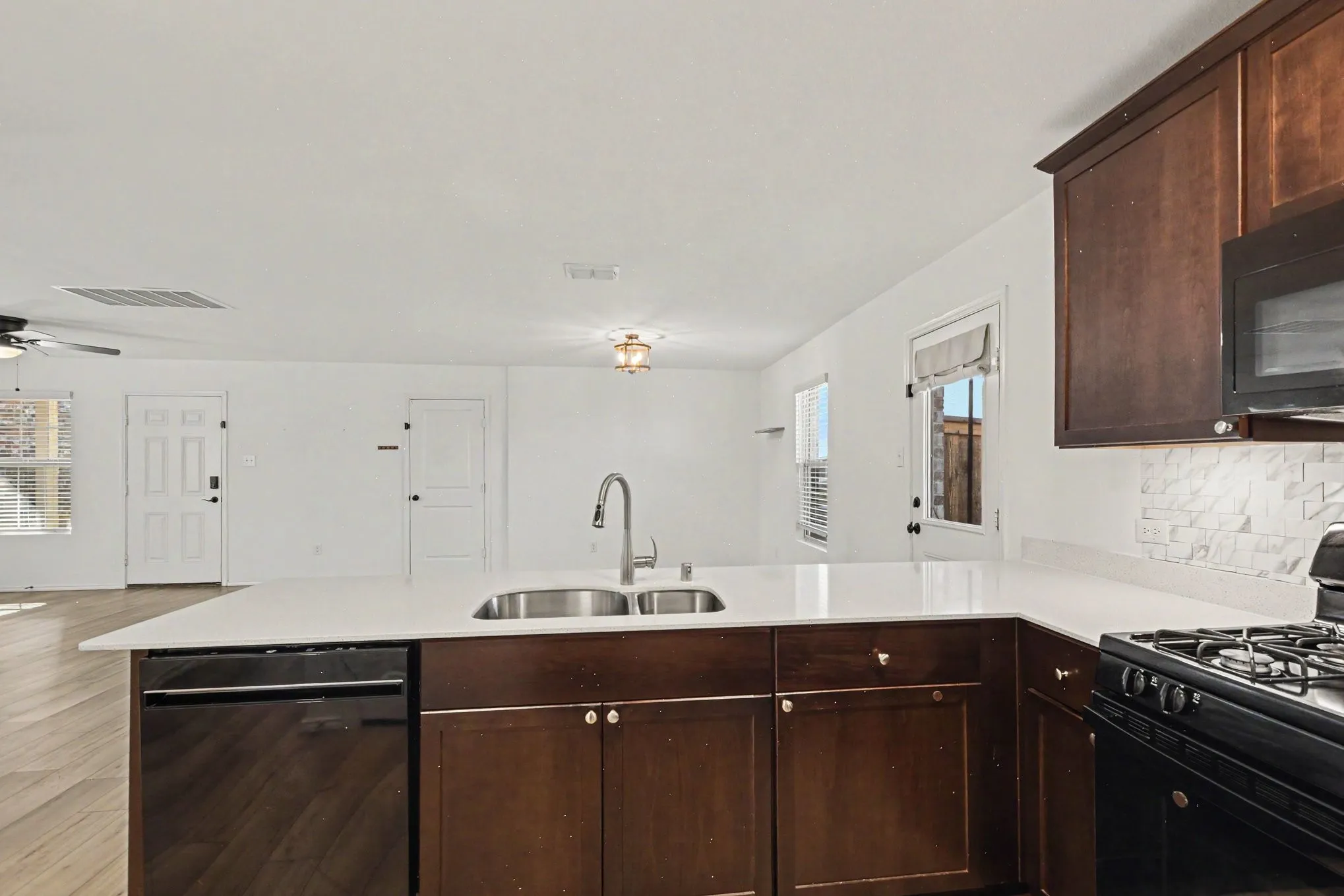 Single Family Residence For Sale in Denton County , 3001 Harper Street, Little Elm, Texas 75068, 3 Bedroom, 2 Bathroom, 2 Garage spaces, 1,500 Sqft, built in 2022, mls#21386737, Real Estate Agent in Little Elm, Homes For Sale in Denton county, Homes For Sale in Little Elm, Realtor in Little Elm Texas, Real Estate Brokerage Independent Realty Texas, Luminita Cordes Realtor