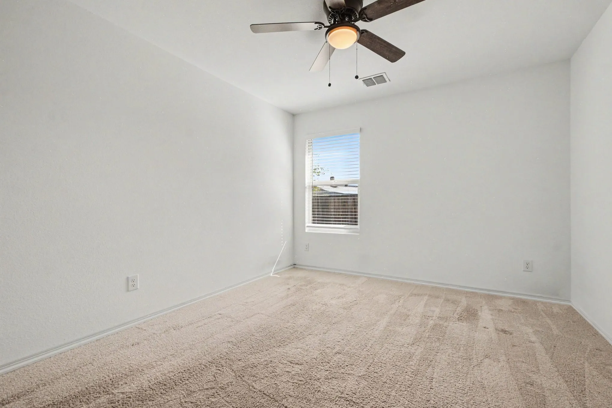 Single Family Residence For Sale in Denton County , 3001 Harper Street, Little Elm, Texas 75068, 3 Bedroom, 2 Bathroom, 2 Garage spaces, 1,500 Sqft, built in 2022, mls#21386737, Real Estate Agent in Little Elm, Homes For Sale in Denton county, Homes For Sale in Little Elm, Realtor in Little Elm Texas, Real Estate Brokerage Independent Realty Texas, Luminita Cordes Realtor