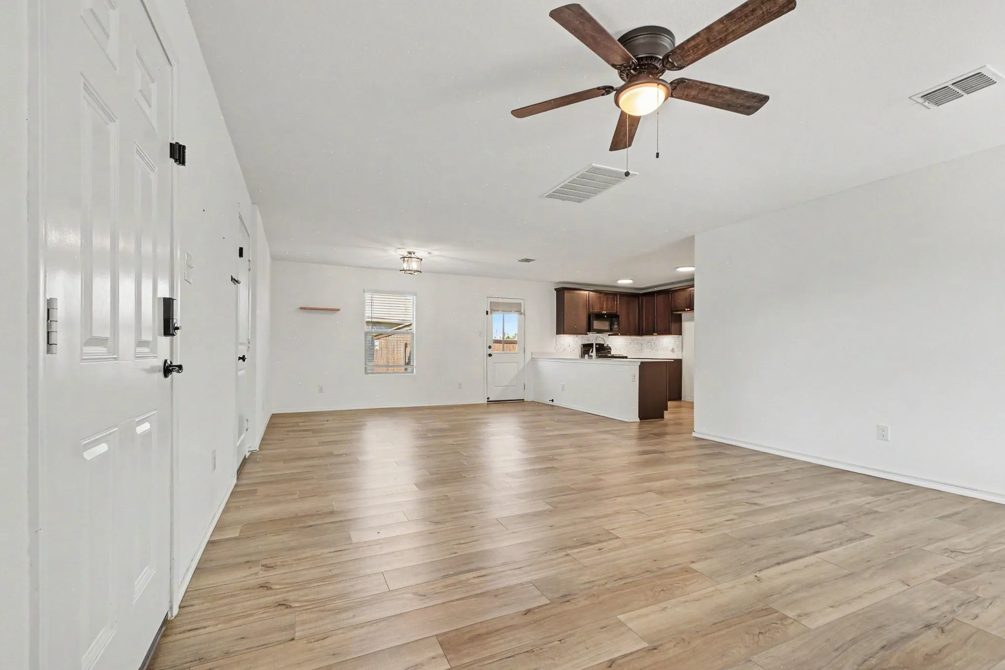 Single Family Residence For Sale in Denton County , 3001 Harper Street, Little Elm, Texas 75068, 3 Bedroom, 2 Bathroom, 2 Garage spaces, 1,500 Sqft, built in 2022, mls#21386737, Real Estate Agent in Little Elm, Homes For Sale in Denton county, Homes For Sale in Little Elm, Realtor in Little Elm Texas, Real Estate Brokerage Independent Realty Texas, Luminita Cordes Realtor
