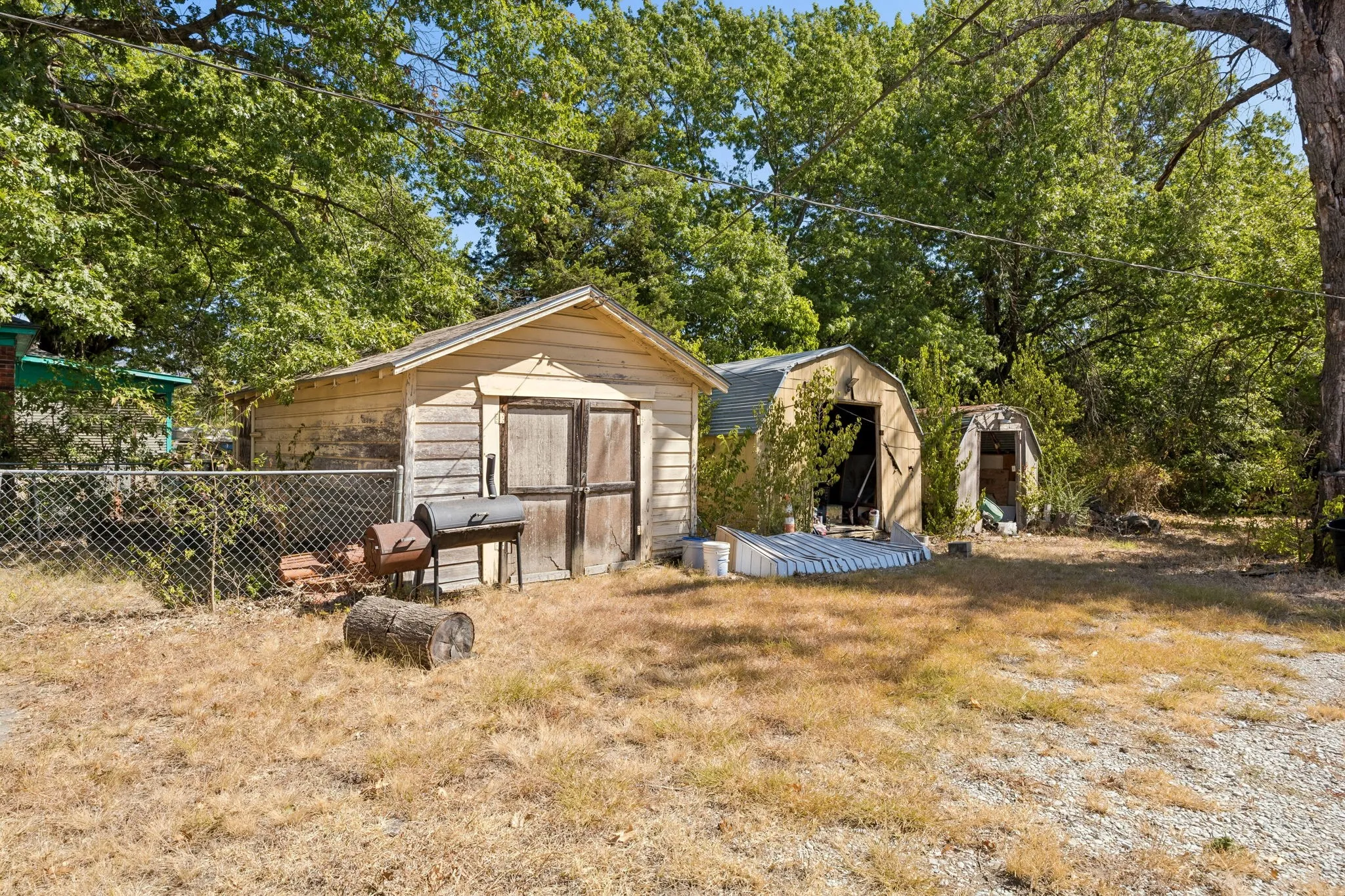 Single Family Residence For Sale in Dallas County , 1108 S Edgefield Avenue, Dallas, Texas 75208, 2 Bedroom, 1 Bathroom, Garage spaces, 1,123 Sqft, built in 1951, mls#21386100, Real Estate Agent in Dallas, Homes For Sale in Dallas county, Homes For Sale in Dallas, Realtor in Dallas Texas, Real Estate Brokerage Independent Realty Texas, Luminita Cordes Realtor