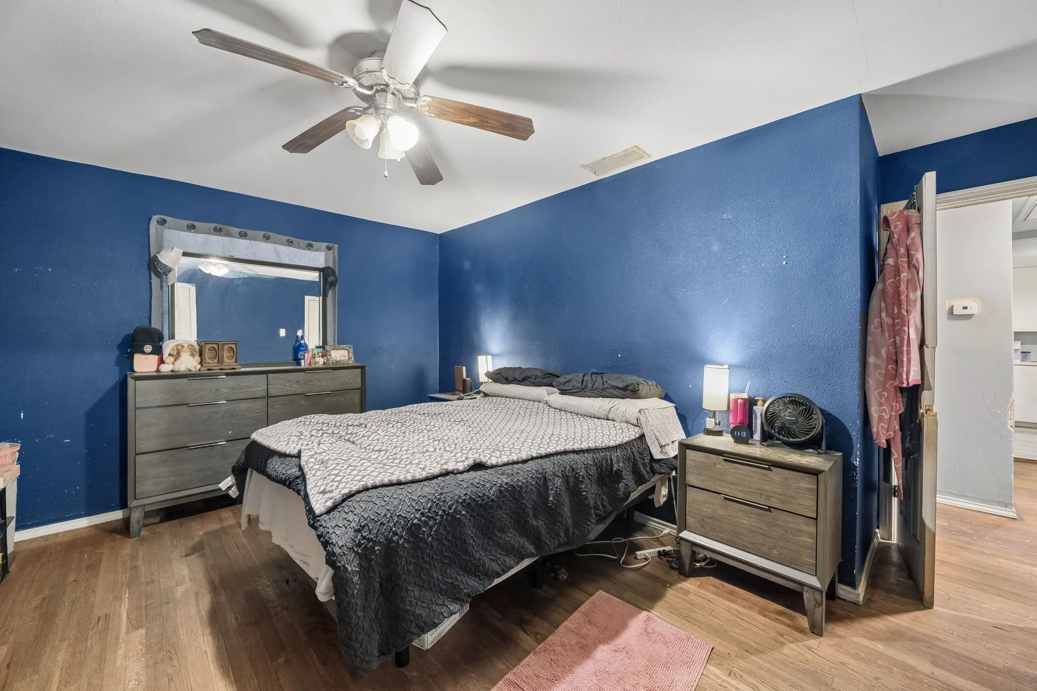 Single Family Residence For Sale in Dallas County , 1108 S Edgefield Avenue, Dallas, Texas 75208, 2 Bedroom, 1 Bathroom, Garage spaces, 1,123 Sqft, built in 1951, mls#21386100, Real Estate Agent in Dallas, Homes For Sale in Dallas county, Homes For Sale in Dallas, Realtor in Dallas Texas, Real Estate Brokerage Independent Realty Texas, Luminita Cordes Realtor