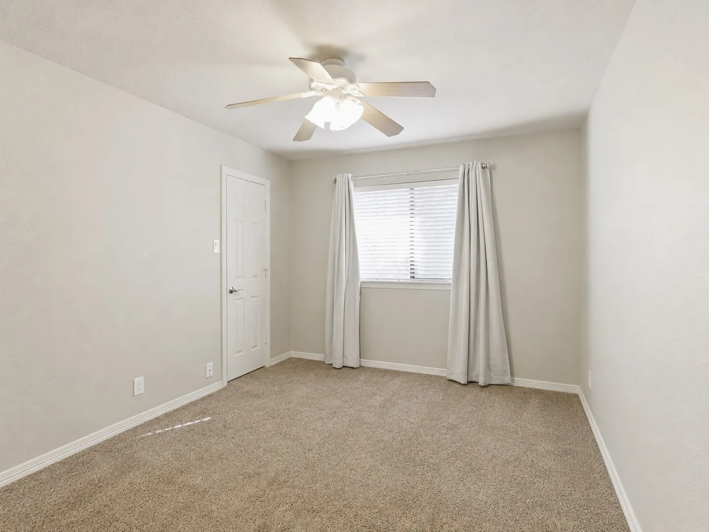 Secondary bedroom