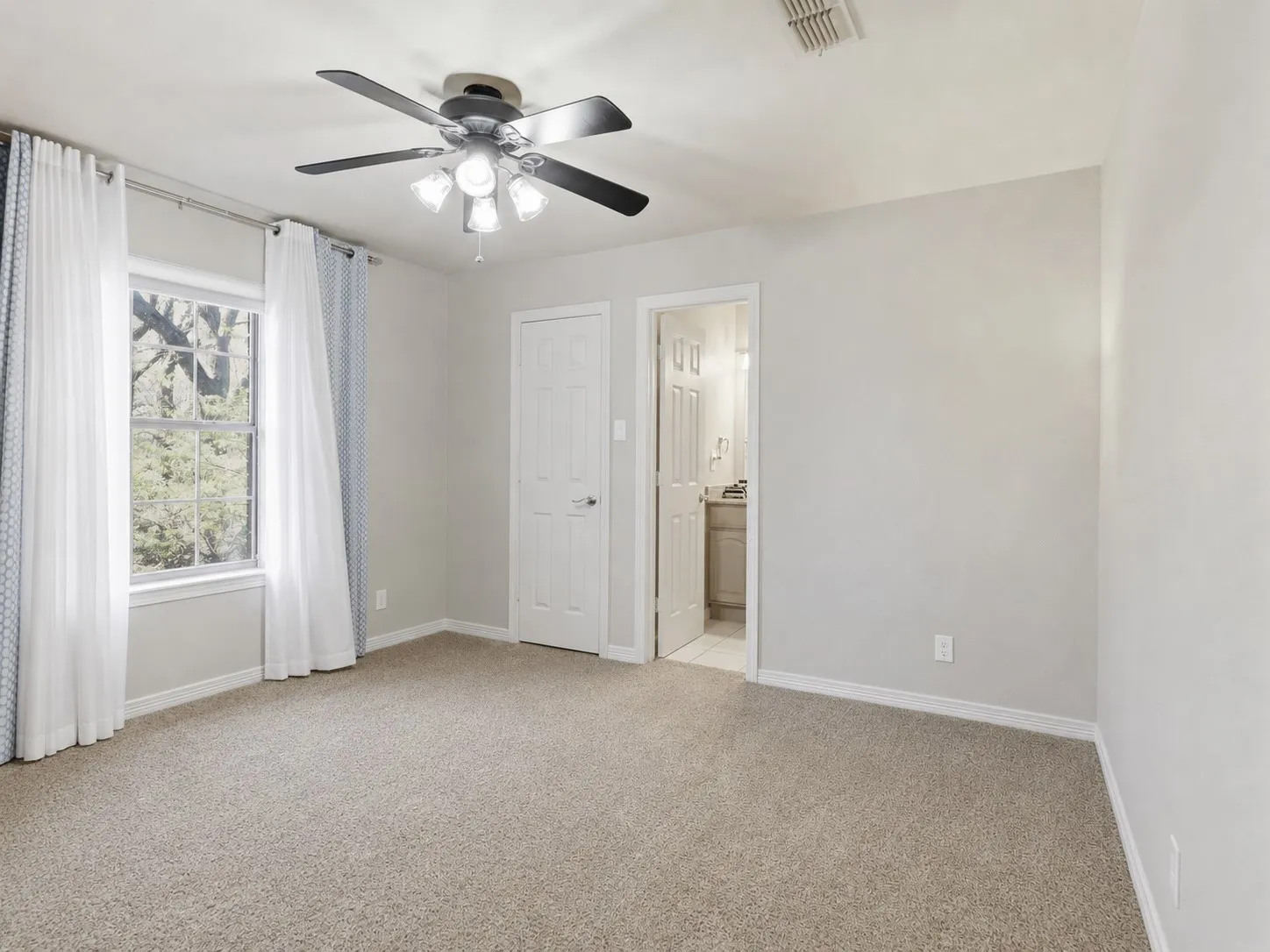 Secondary bedroom with bathroom