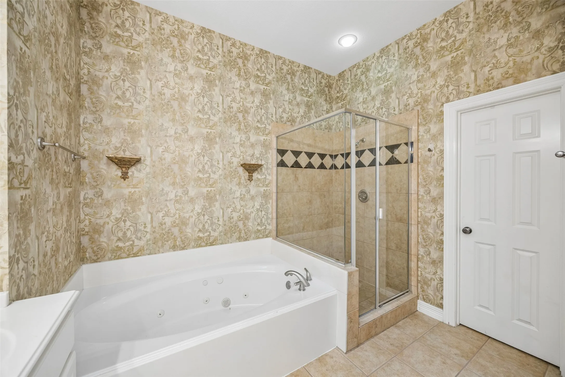 Townhouse For Rent in Dallas County , 3943 N Hall Street, Dallas, Texas 75219, 3 Bedroom, 4 Bathroom, 2 Garage spaces, 2,735 Sqft, built in 2001, mls#21389036, Real Estate Agent in Dallas, Homes For Rent in Dallas county, Homes For Rent in Dallas, Realtor in Dallas Texas, Real Estate Brokerage Independent Realty Texas, Luminita Cordes Realtor