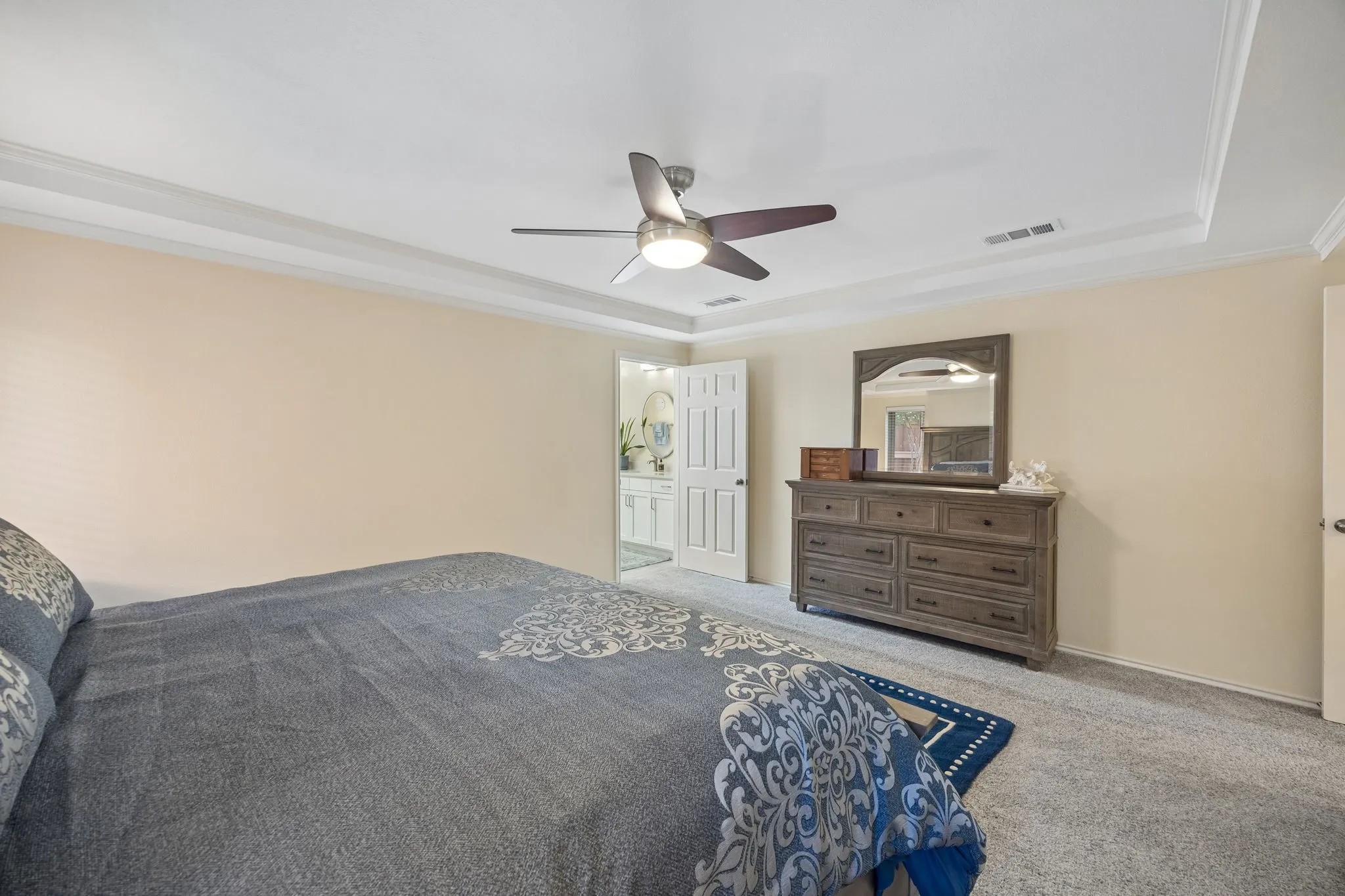 1549 Bamburgh super spacious and bright