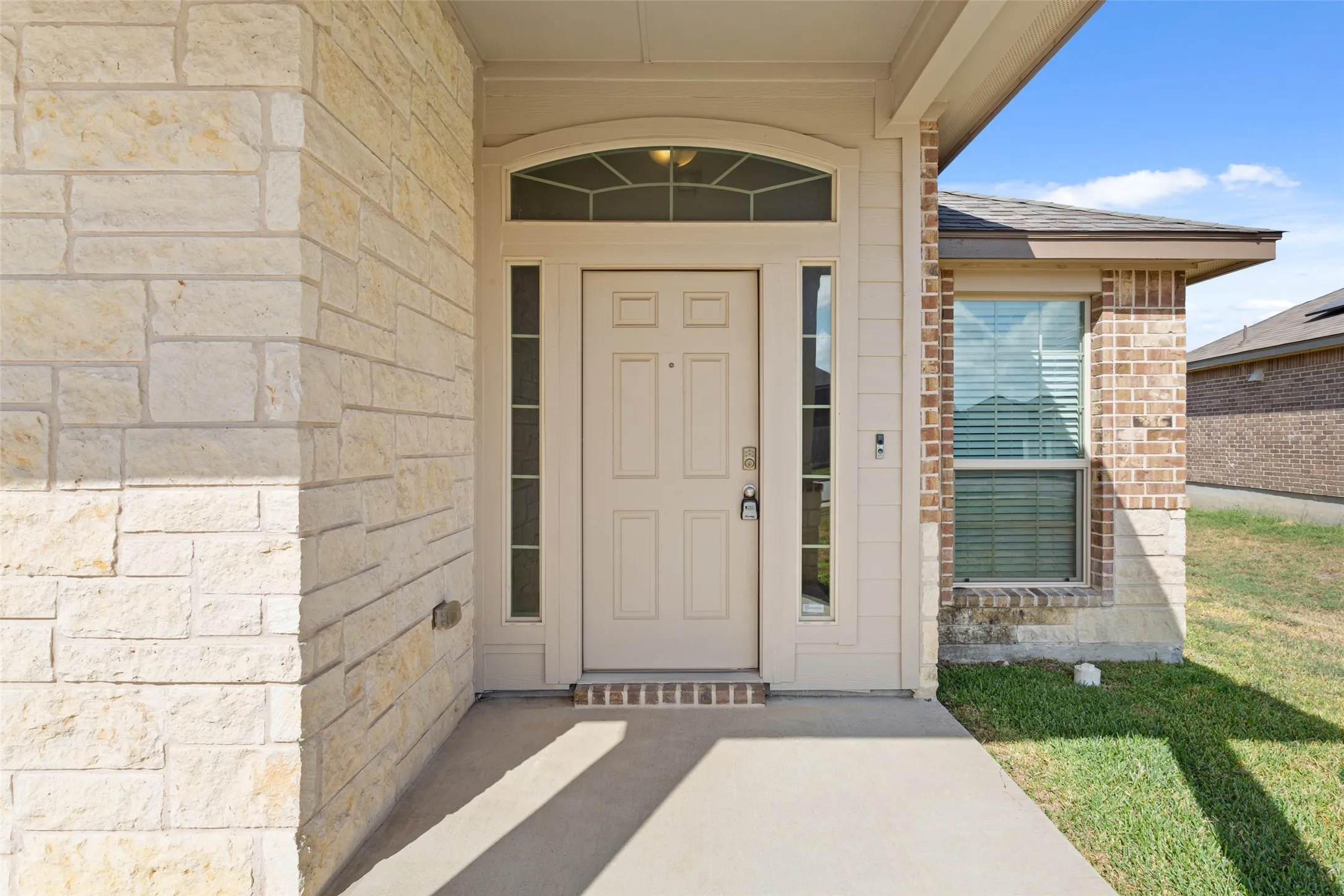 Single Family Residence For Sale in Bell County , 9007 Everly Drive, Killeen, Texas 76542, 3 Bedroom, 2 Bathroom, 2 Garage spaces, 2,086 Sqft, built in 2019, mls#21378724, Real Estate Agent in Killeen, Homes For Sale in Bell county, Homes For Sale in Killeen, Realtor in Killeen Texas, Real Estate Brokerage Independent Realty Texas, Luminita Cordes Realtor
