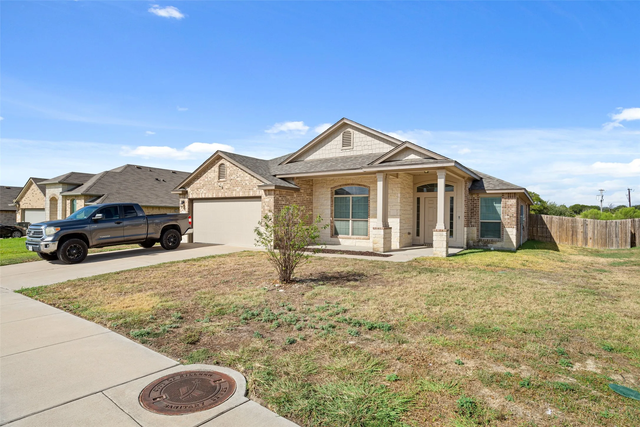 Single Family Residence For Sale in Bell County , 9007 Everly Drive, Killeen, Texas 76542, 3 Bedroom, 2 Bathroom, 2 Garage spaces, 2,086 Sqft, built in 2019, mls#21378724, Real Estate Agent in Killeen, Homes For Sale in Bell county, Homes For Sale in Killeen, Realtor in Killeen Texas, Real Estate Brokerage Independent Realty Texas, Luminita Cordes Realtor