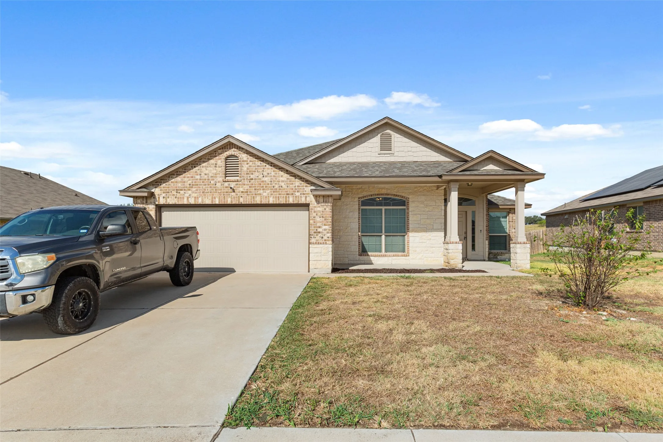 Single Family Residence For Sale in Bell County , 9007 Everly Drive, Killeen, Texas 76542, 3 Bedroom, 2 Bathroom, 2 Garage spaces, 2,086 Sqft, built in 2019, mls#21378724, Real Estate Agent in Killeen, Homes For Sale in Bell county, Homes For Sale in Killeen, Realtor in Killeen Texas, Real Estate Brokerage Independent Realty Texas, Luminita Cordes Realtor