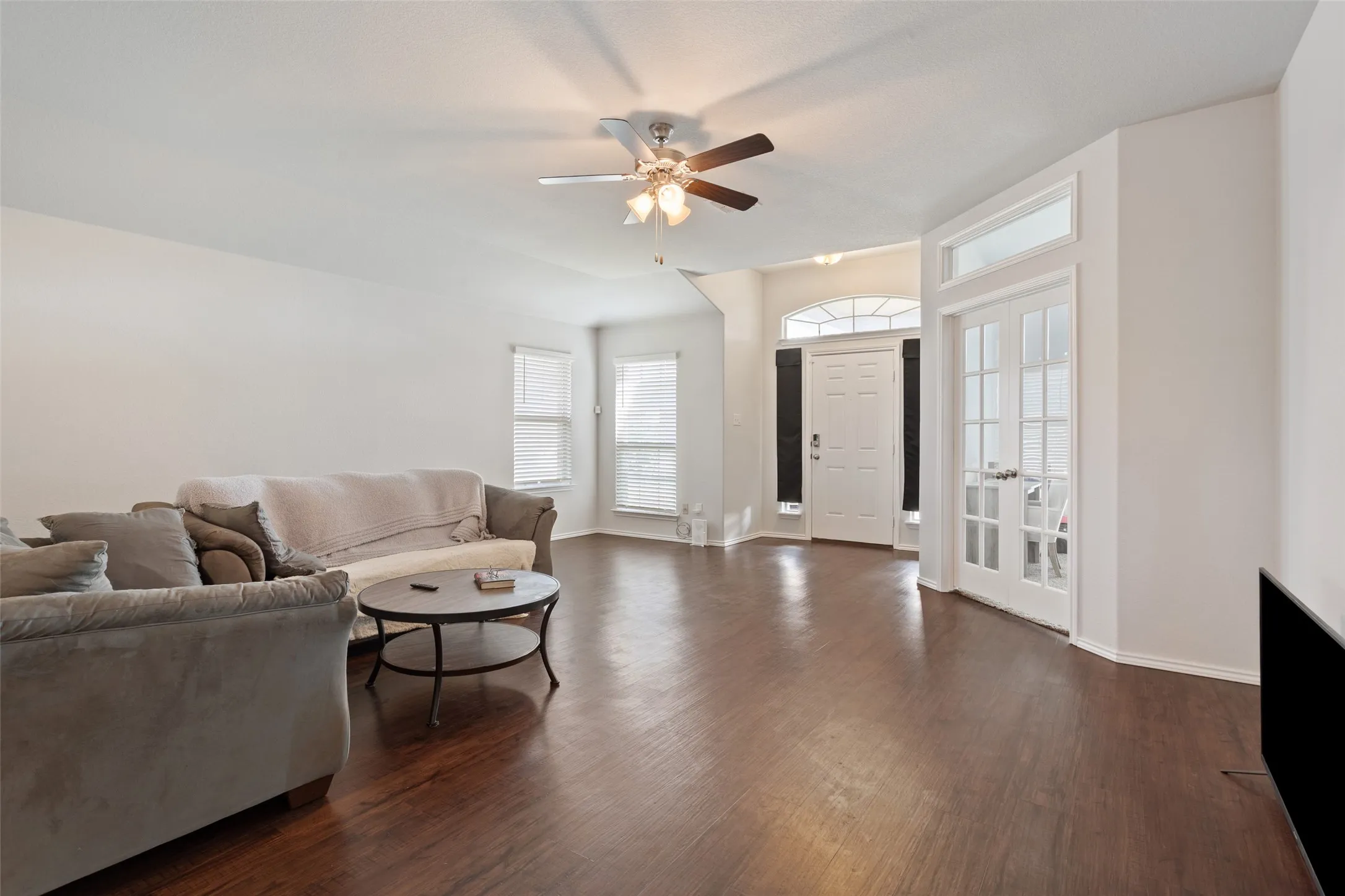 Single Family Residence For Sale in Bell County , 9007 Everly Drive, Killeen, Texas 76542, 3 Bedroom, 2 Bathroom, 2 Garage spaces, 2,086 Sqft, built in 2019, mls#21378724, Real Estate Agent in Killeen, Homes For Sale in Bell county, Homes For Sale in Killeen, Realtor in Killeen Texas, Real Estate Brokerage Independent Realty Texas, Luminita Cordes Realtor