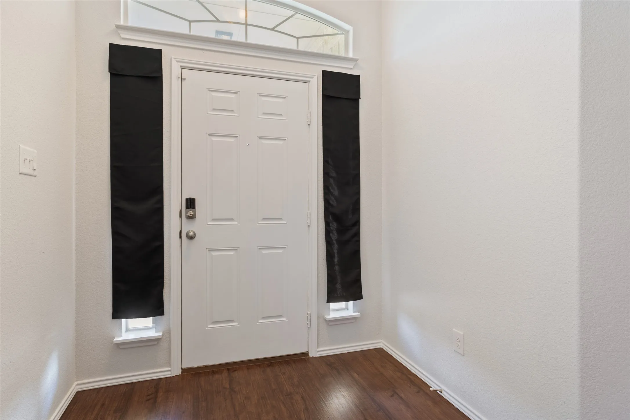 Single Family Residence For Sale in Bell County , 9007 Everly Drive, Killeen, Texas 76542, 3 Bedroom, 2 Bathroom, 2 Garage spaces, 2,086 Sqft, built in 2019, mls#21378724, Real Estate Agent in Killeen, Homes For Sale in Bell county, Homes For Sale in Killeen, Realtor in Killeen Texas, Real Estate Brokerage Independent Realty Texas, Luminita Cordes Realtor