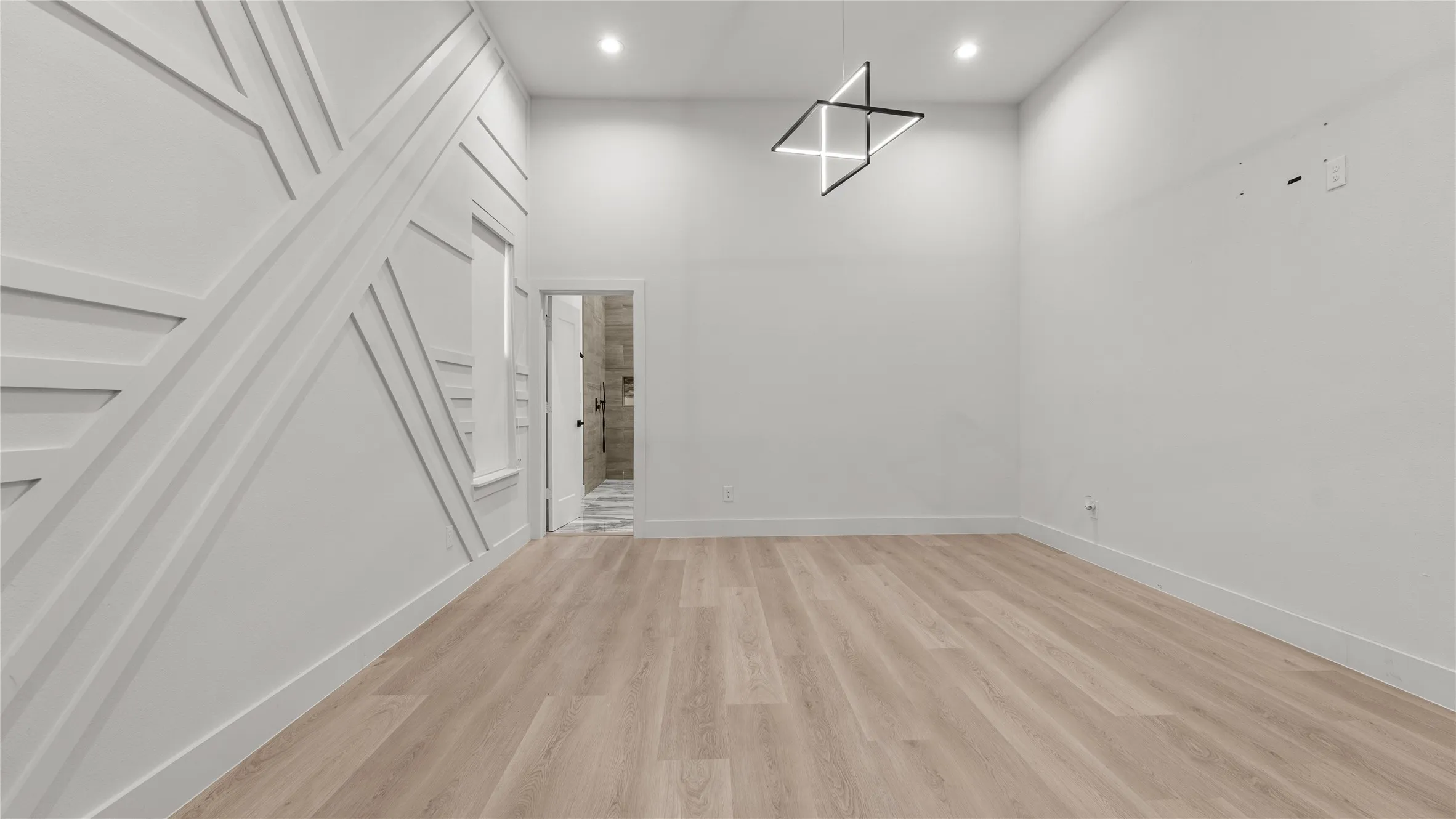 Single Family Residence For Sale in Dallas County , 515 Dubois Avenue, Dallas, Texas 75203, 3 Bedroom, 3 Bathroom, 1 Garage spaces, 2,074 Sqft, built in 2024, mls#21388459, Real Estate Agent in Dallas, Homes For Sale in Dallas county, Homes For Sale in Dallas, Realtor in Dallas Texas, Real Estate Brokerage Independent Realty Texas, Luminita Cordes Realtor