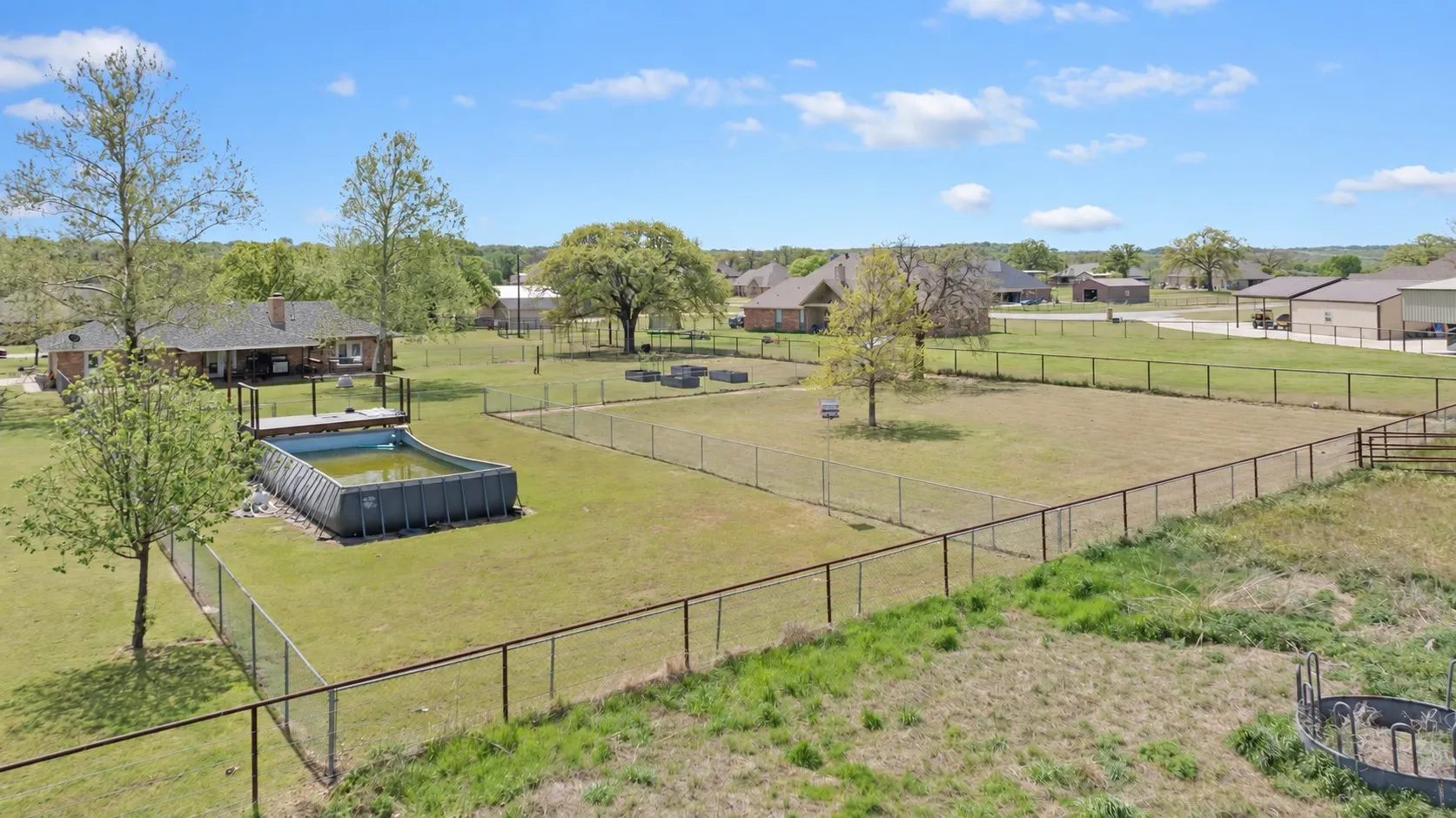 Single Family Residence For Sale in Parker County , 106 Vineyard Street, Weatherford, Texas 76087, 3 Bedroom, 2 Bathroom, 2 Garage spaces, 1,790 Sqft, built in 1978, mls#21387486, Real Estate Agent in Weatherford, Homes For Sale in Parker county, Homes For Sale in Weatherford, Realtor in Weatherford Texas, Real Estate Brokerage Independent Realty Texas, Luminita Cordes Realtor