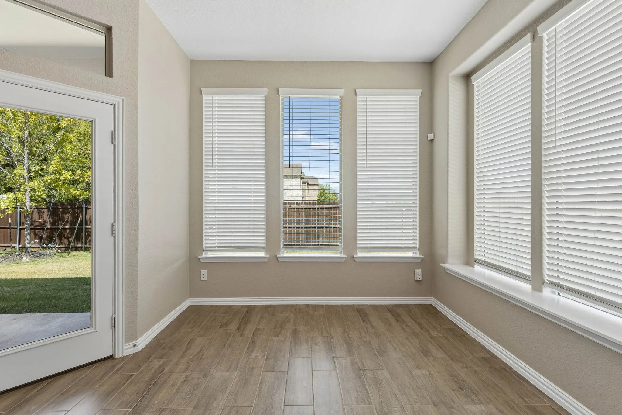 Single Family Residence For Sale in Collin County , 3400 Swift Fox Way, Mc Kinney, Texas 75071, 4 Bedroom, 4 Bathroom, 2 Garage spaces, 3,103 Sqft, built in 2023, mls#21388494, Real Estate Agent in Mc Kinney, Homes For Sale in Collin county, Homes For Sale in Mc Kinney, Realtor in Mc Kinney Texas, Real Estate Brokerage Independent Realty Texas, Luminita Cordes Realtor