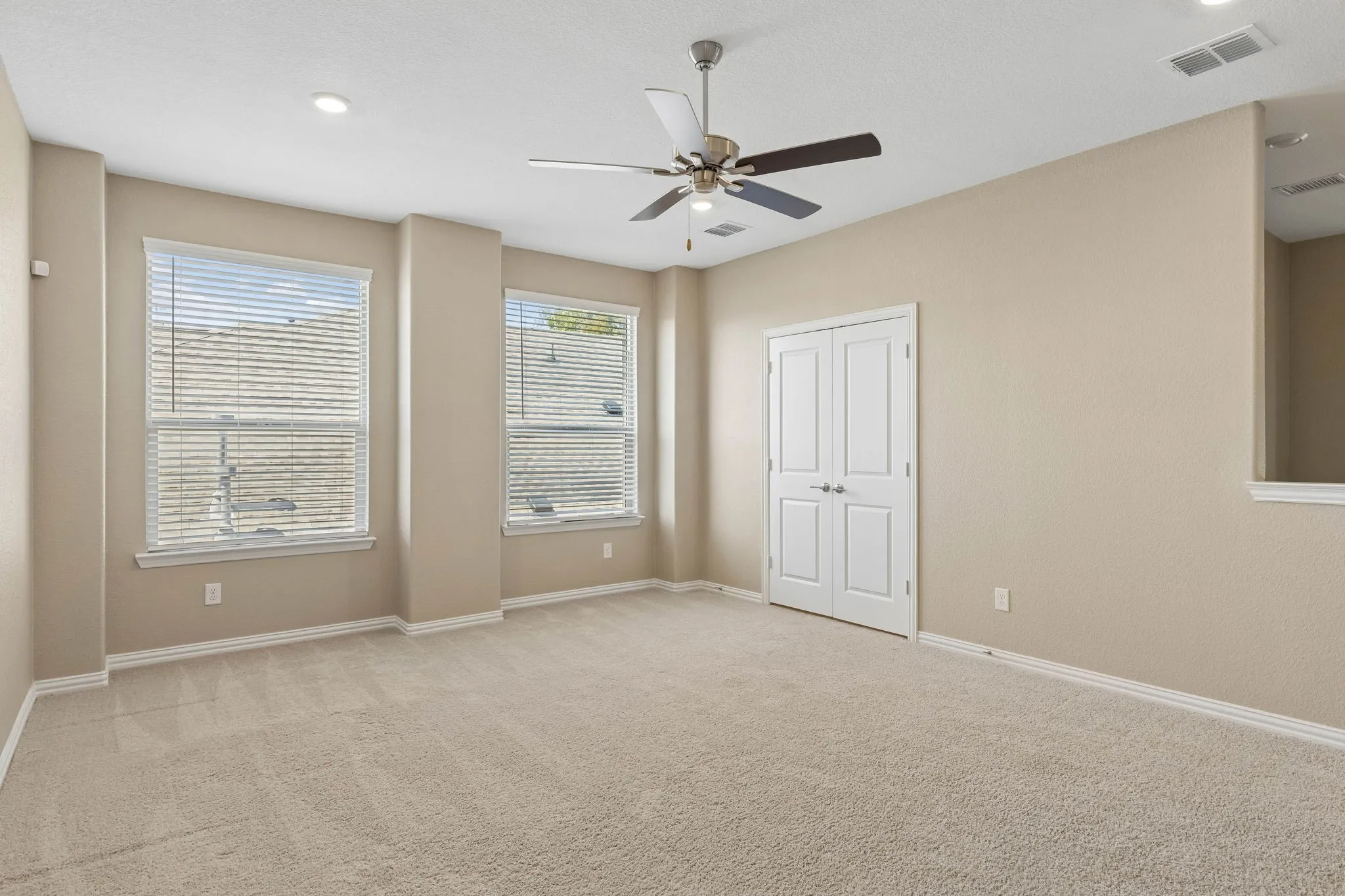 Single Family Residence For Sale in Collin County , 3400 Swift Fox Way, Mc Kinney, Texas 75071, 4 Bedroom, 4 Bathroom, 2 Garage spaces, 3,103 Sqft, built in 2023, mls#21388494, Real Estate Agent in Mc Kinney, Homes For Sale in Collin county, Homes For Sale in Mc Kinney, Realtor in Mc Kinney Texas, Real Estate Brokerage Independent Realty Texas, Luminita Cordes Realtor