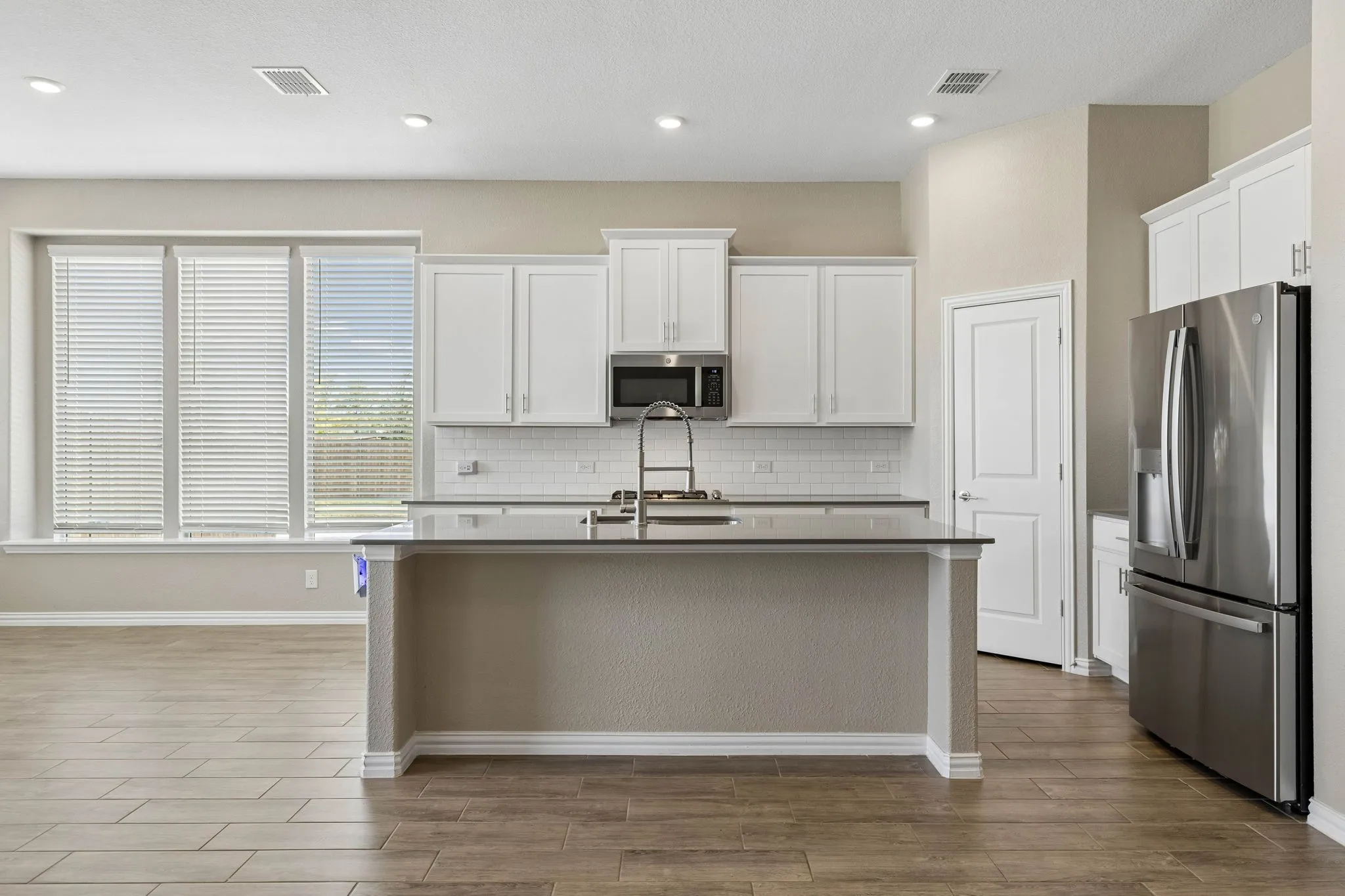 Single Family Residence For Sale in Collin County , 3400 Swift Fox Way, Mc Kinney, Texas 75071, 4 Bedroom, 4 Bathroom, 2 Garage spaces, 3,103 Sqft, built in 2023, mls#21388494, Real Estate Agent in Mc Kinney, Homes For Sale in Collin county, Homes For Sale in Mc Kinney, Realtor in Mc Kinney Texas, Real Estate Brokerage Independent Realty Texas, Luminita Cordes Realtor