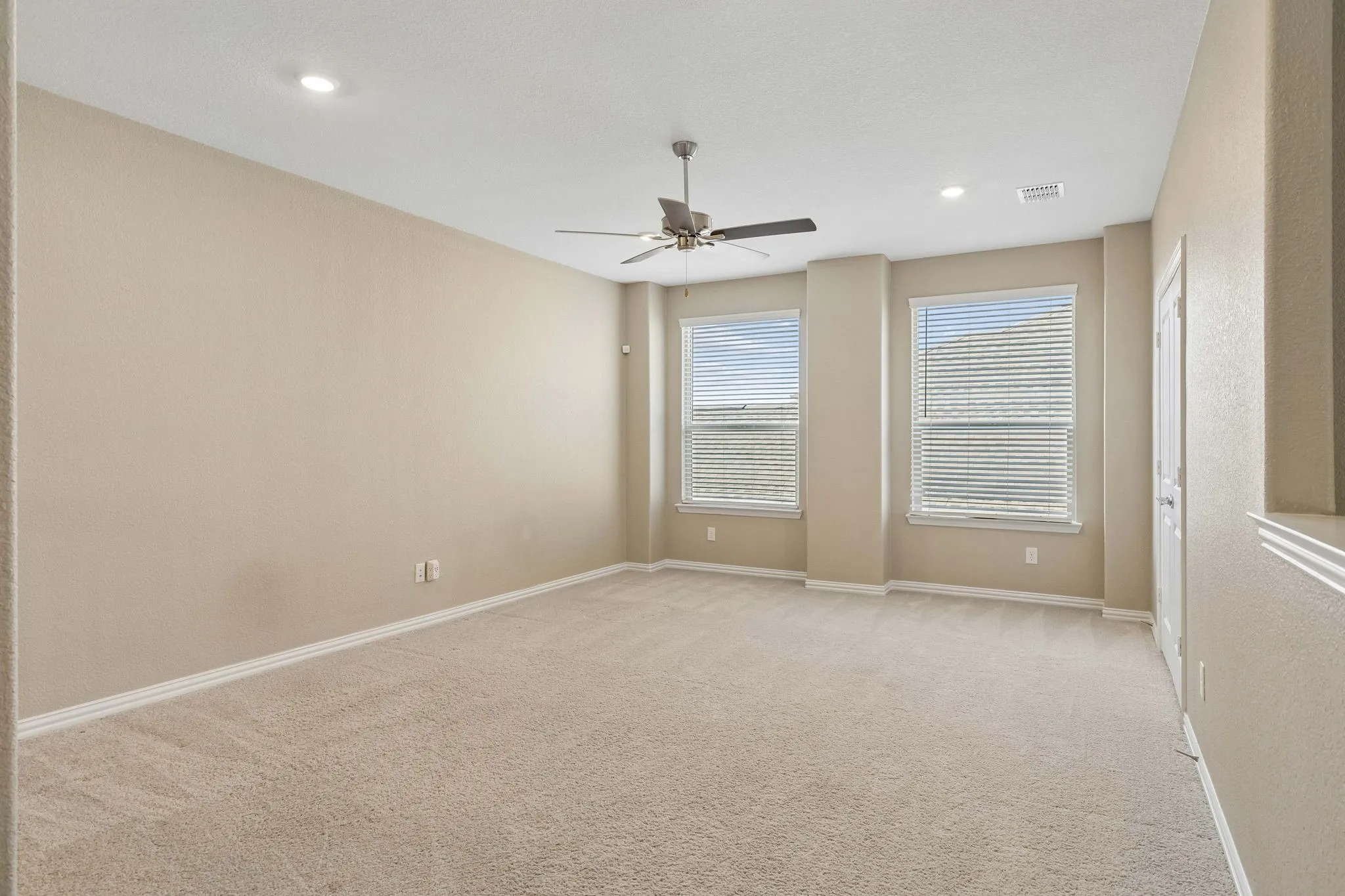 Single Family Residence For Sale in Collin County , 3400 Swift Fox Way, Mc Kinney, Texas 75071, 4 Bedroom, 4 Bathroom, 2 Garage spaces, 3,103 Sqft, built in 2023, mls#21388494, Real Estate Agent in Mc Kinney, Homes For Sale in Collin county, Homes For Sale in Mc Kinney, Realtor in Mc Kinney Texas, Real Estate Brokerage Independent Realty Texas, Luminita Cordes Realtor