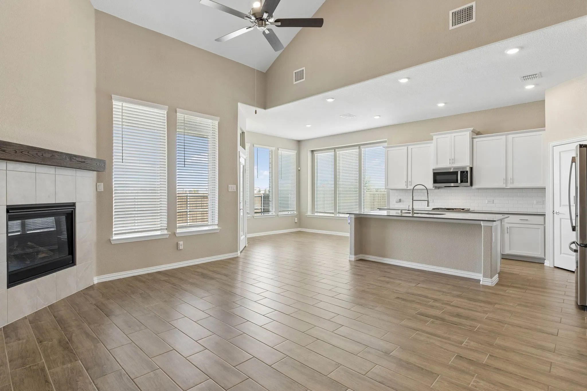 Single Family Residence For Sale in Collin County , 3400 Swift Fox Way, Mc Kinney, Texas 75071, 4 Bedroom, 4 Bathroom, 2 Garage spaces, 3,103 Sqft, built in 2023, mls#21388494, Real Estate Agent in Mc Kinney, Homes For Sale in Collin county, Homes For Sale in Mc Kinney, Realtor in Mc Kinney Texas, Real Estate Brokerage Independent Realty Texas, Luminita Cordes Realtor
