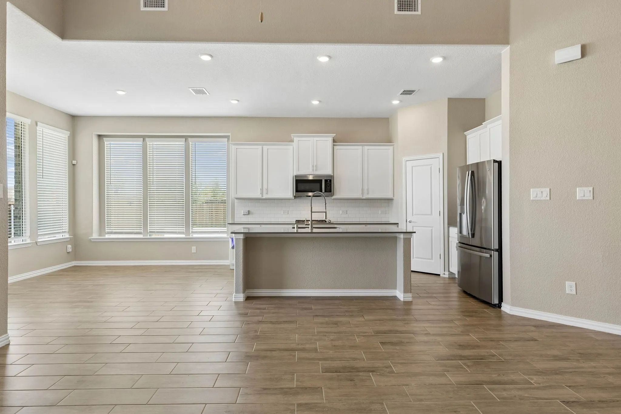 Single Family Residence For Sale in Collin County , 3400 Swift Fox Way, Mc Kinney, Texas 75071, 4 Bedroom, 4 Bathroom, 2 Garage spaces, 3,103 Sqft, built in 2023, mls#21388494, Real Estate Agent in Mc Kinney, Homes For Sale in Collin county, Homes For Sale in Mc Kinney, Realtor in Mc Kinney Texas, Real Estate Brokerage Independent Realty Texas, Luminita Cordes Realtor