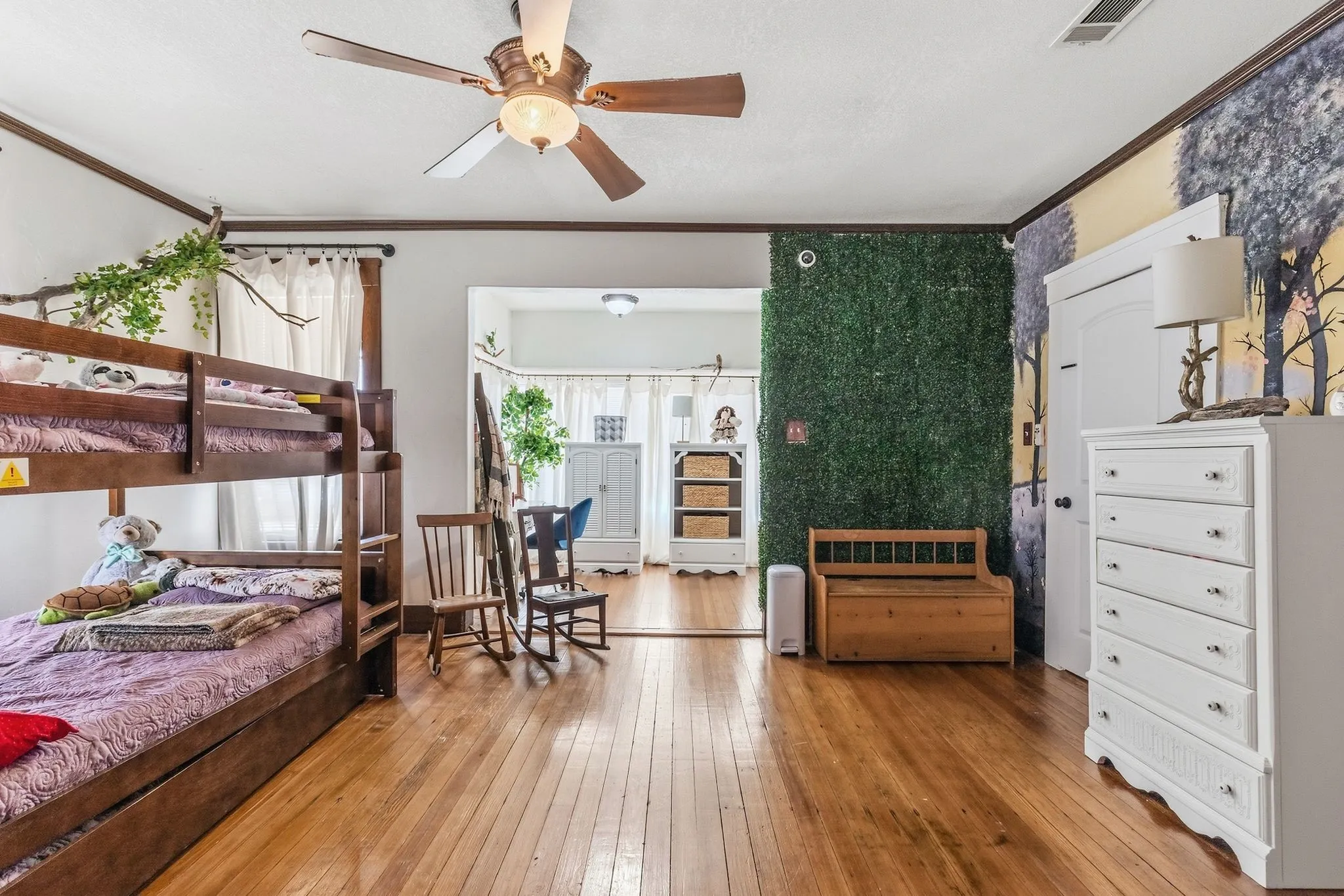 Single Family Residence For Sale in Hunt County , 1507 Park Street, Greenville, Texas 75401, 5 Bedroom, 4 Bathroom, Garage spaces, 5,283 Sqft, built in 1925, mls#21389025, Real Estate Agent in Greenville, Homes For Sale in Hunt county, Homes For Sale in Greenville, Realtor in Greenville Texas, Real Estate Brokerage Independent Realty Texas, Luminita Cordes Realtor