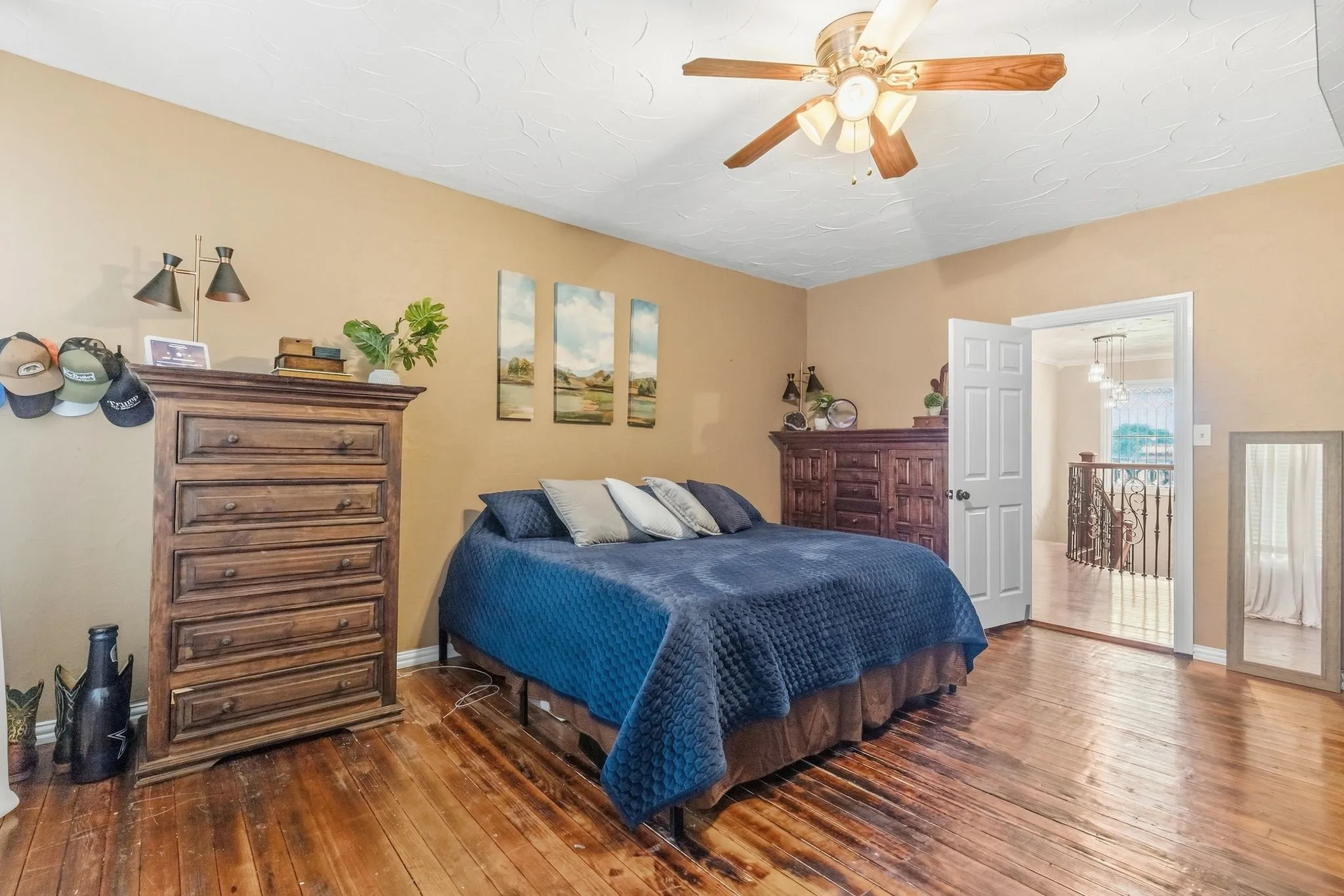 Single Family Residence For Sale in Hunt County , 1507 Park Street, Greenville, Texas 75401, 5 Bedroom, 4 Bathroom, Garage spaces, 5,283 Sqft, built in 1925, mls#21389025, Real Estate Agent in Greenville, Homes For Sale in Hunt county, Homes For Sale in Greenville, Realtor in Greenville Texas, Real Estate Brokerage Independent Realty Texas, Luminita Cordes Realtor