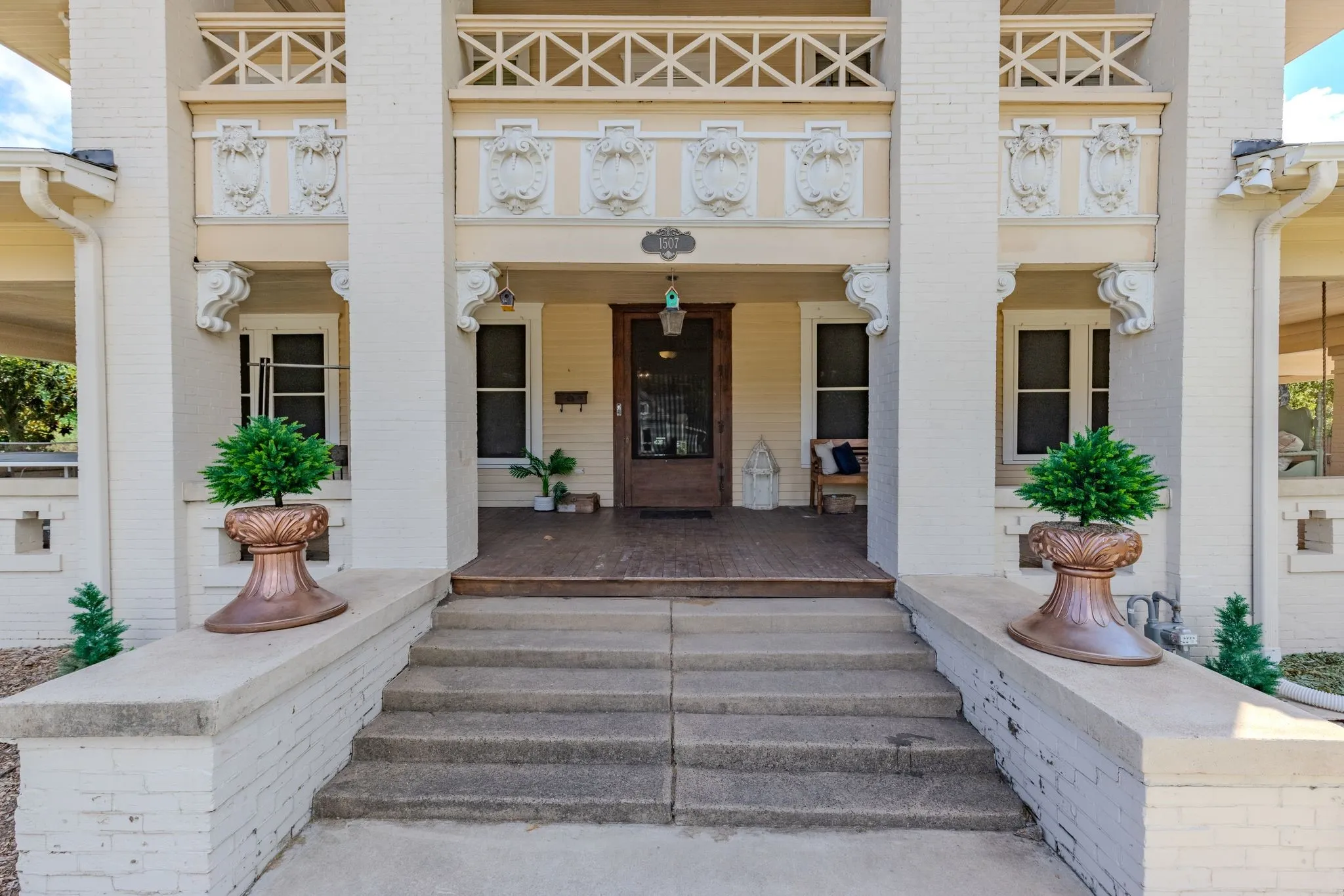 Single Family Residence For Sale in Hunt County , 1507 Park Street, Greenville, Texas 75401, 5 Bedroom, 4 Bathroom, Garage spaces, 5,283 Sqft, built in 1925, mls#21389025, Real Estate Agent in Greenville, Homes For Sale in Hunt county, Homes For Sale in Greenville, Realtor in Greenville Texas, Real Estate Brokerage Independent Realty Texas, Luminita Cordes Realtor