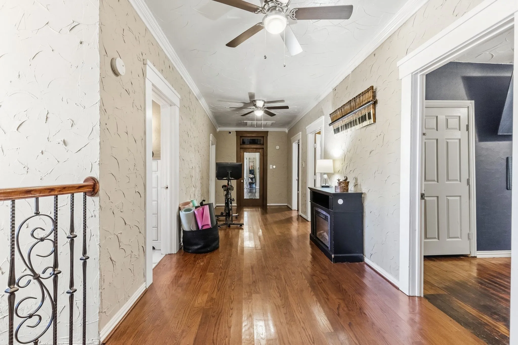 Single Family Residence For Sale in Hunt County , 1507 Park Street, Greenville, Texas 75401, 5 Bedroom, 4 Bathroom, Garage spaces, 5,283 Sqft, built in 1925, mls#21389025, Real Estate Agent in Greenville, Homes For Sale in Hunt county, Homes For Sale in Greenville, Realtor in Greenville Texas, Real Estate Brokerage Independent Realty Texas, Luminita Cordes Realtor