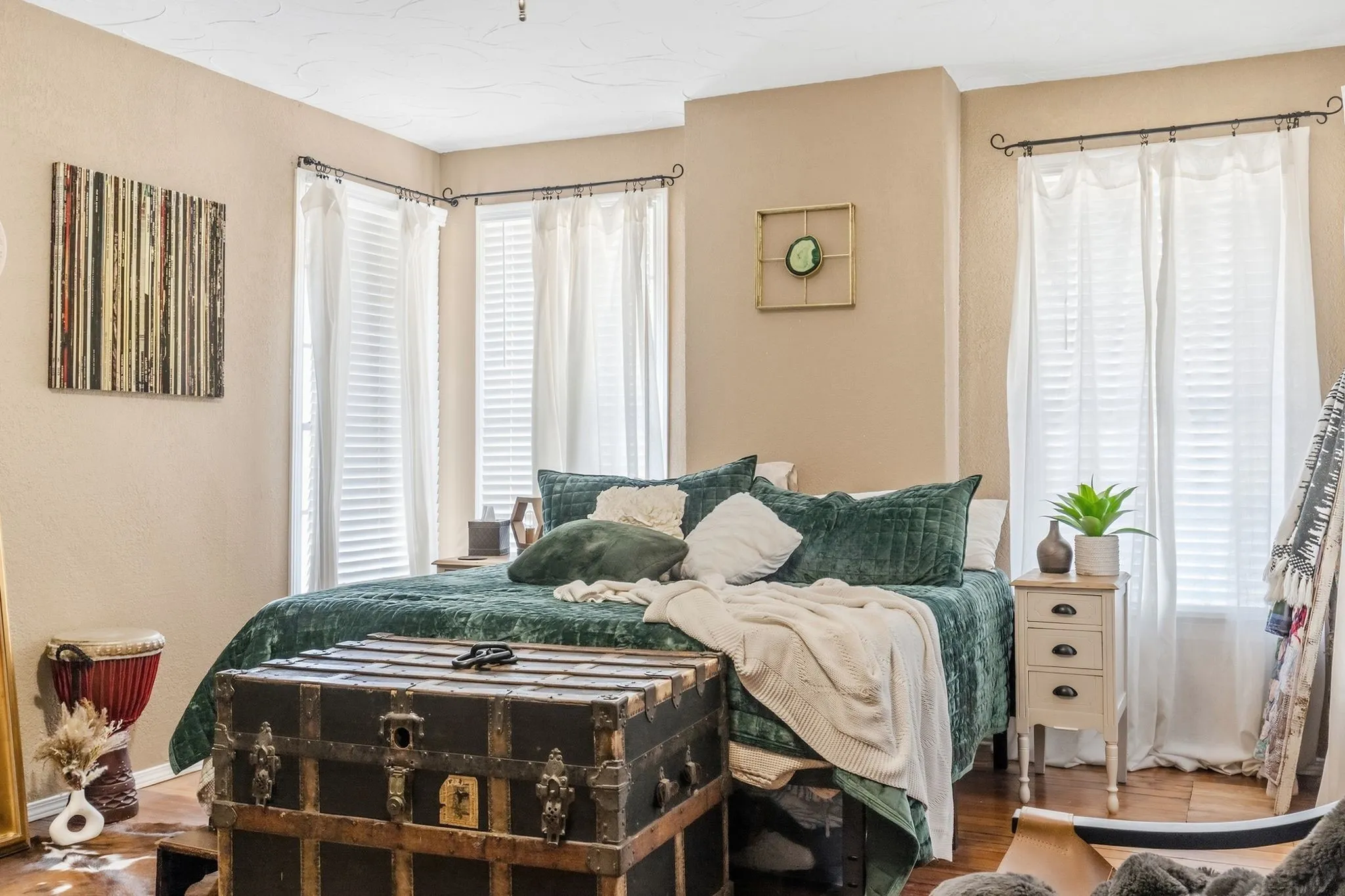 Single Family Residence For Sale in Hunt County , 1507 Park Street, Greenville, Texas 75401, 5 Bedroom, 4 Bathroom, Garage spaces, 5,283 Sqft, built in 1925, mls#21389025, Real Estate Agent in Greenville, Homes For Sale in Hunt county, Homes For Sale in Greenville, Realtor in Greenville Texas, Real Estate Brokerage Independent Realty Texas, Luminita Cordes Realtor