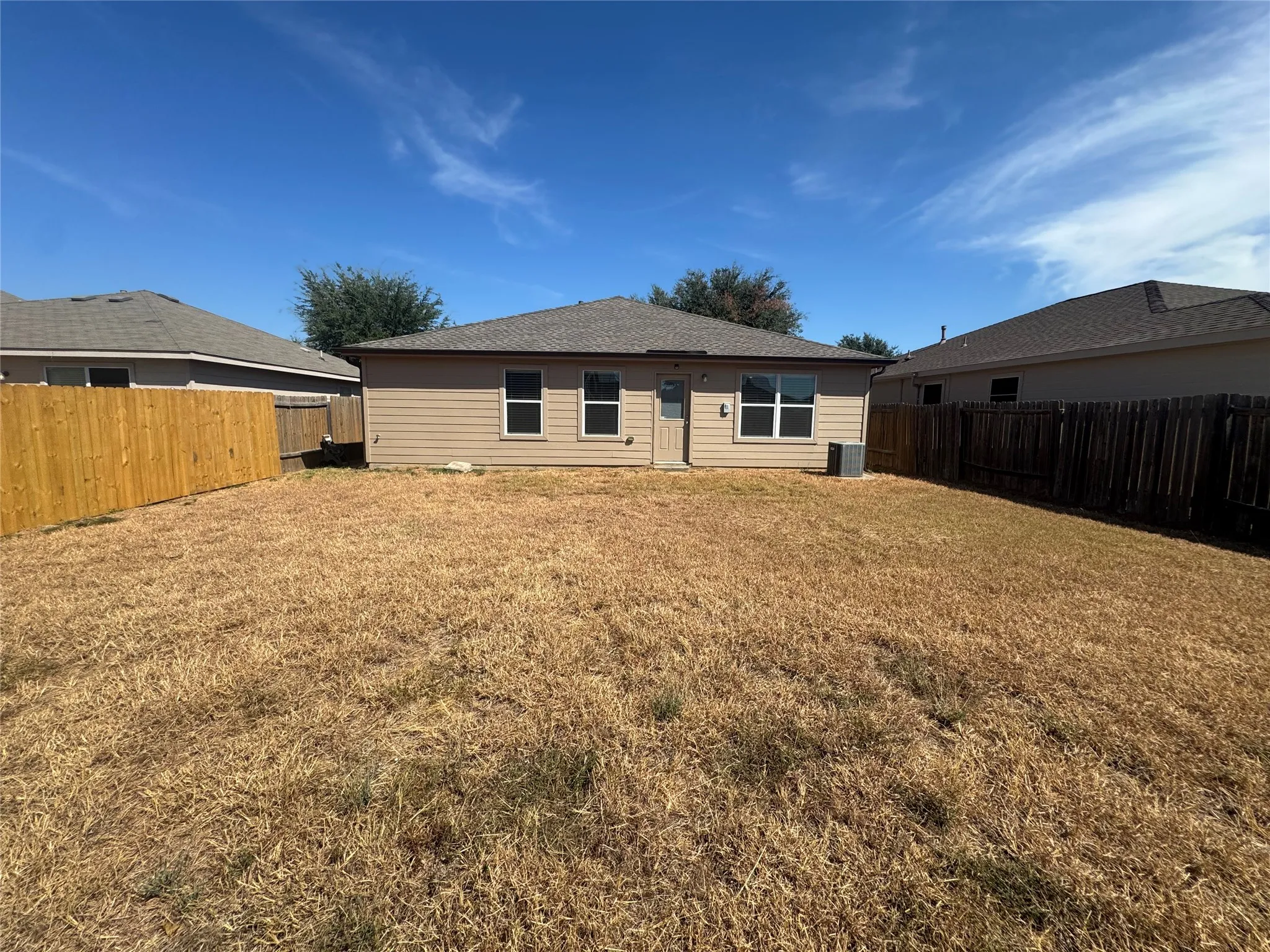 Single Family Residence For Sale in Tarrant County , 601 Hidden Dale Drive, Fort Worth, Texas 76140, 3 Bedroom, 2 Bathroom, 2 Garage spaces, 1,160 Sqft, built in 2011, mls#21386466, Real Estate Agent in Fort Worth, Homes For Sale in Tarrant county, Homes For Sale in Fort Worth, Realtor in Fort Worth Texas, Real Estate Brokerage Independent Realty Texas, Luminita Cordes Realtor