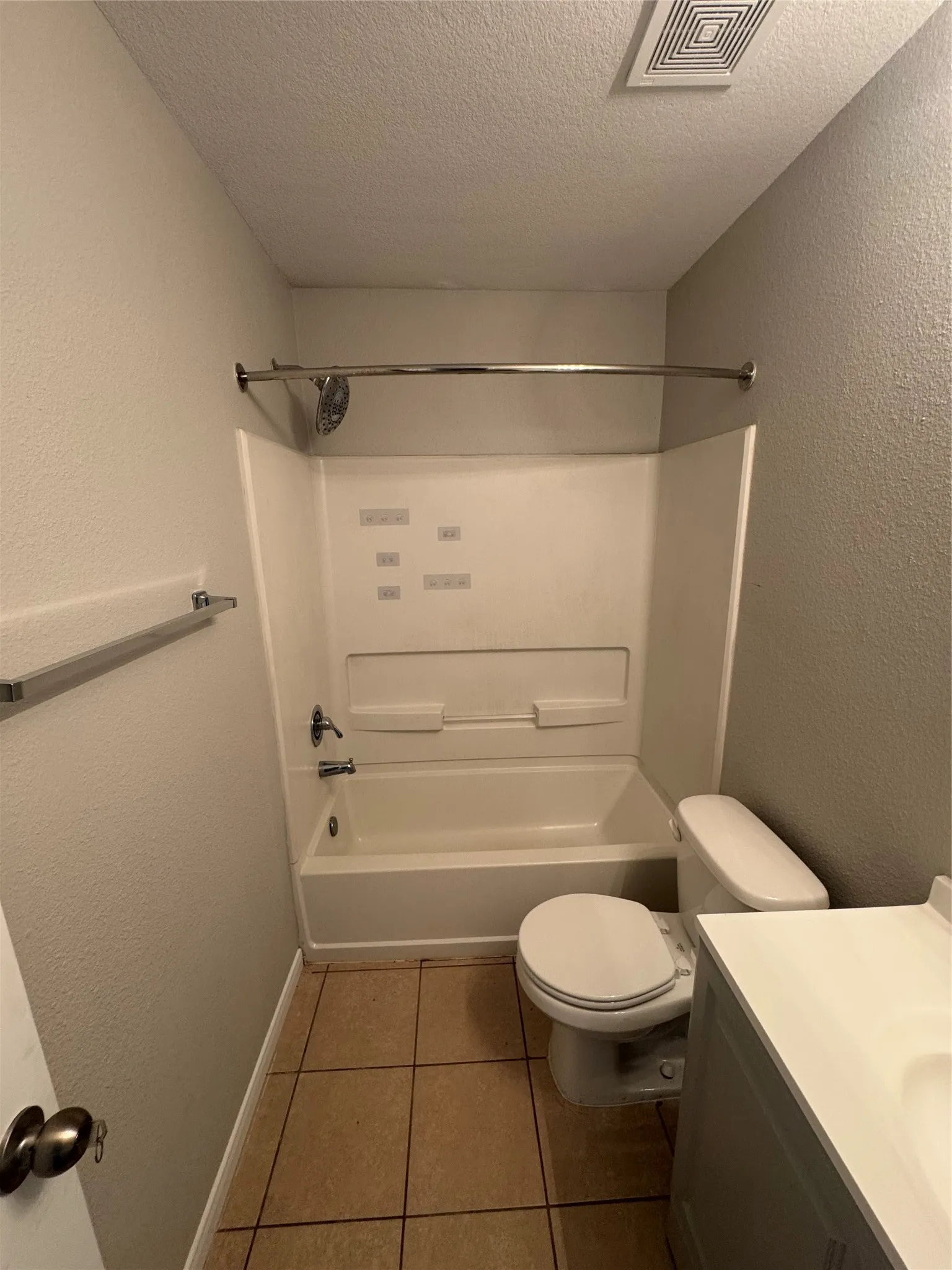 Single Family Residence For Sale in Tarrant County , 601 Hidden Dale Drive, Fort Worth, Texas 76140, 3 Bedroom, 2 Bathroom, 2 Garage spaces, 1,160 Sqft, built in 2011, mls#21386466, Real Estate Agent in Fort Worth, Homes For Sale in Tarrant county, Homes For Sale in Fort Worth, Realtor in Fort Worth Texas, Real Estate Brokerage Independent Realty Texas, Luminita Cordes Realtor