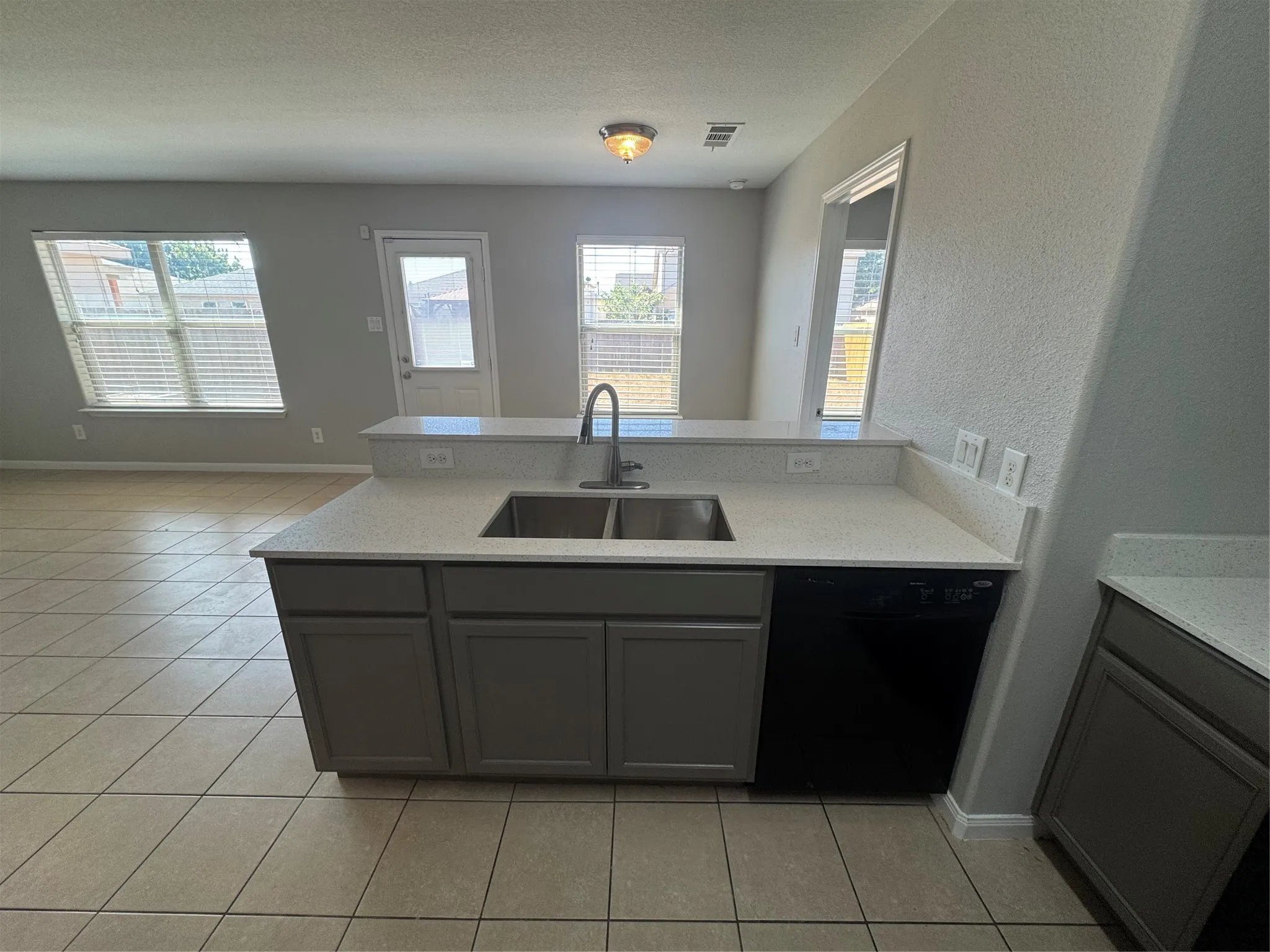Single Family Residence For Sale in Tarrant County , 601 Hidden Dale Drive, Fort Worth, Texas 76140, 3 Bedroom, 2 Bathroom, 2 Garage spaces, 1,160 Sqft, built in 2011, mls#21386466, Real Estate Agent in Fort Worth, Homes For Sale in Tarrant county, Homes For Sale in Fort Worth, Realtor in Fort Worth Texas, Real Estate Brokerage Independent Realty Texas, Luminita Cordes Realtor