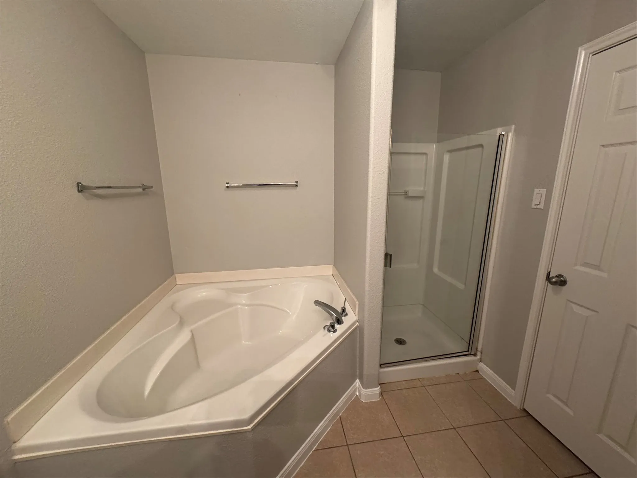 Single Family Residence For Sale in Tarrant County , 601 Hidden Dale Drive, Fort Worth, Texas 76140, 3 Bedroom, 2 Bathroom, 2 Garage spaces, 1,160 Sqft, built in 2011, mls#21386466, Real Estate Agent in Fort Worth, Homes For Sale in Tarrant county, Homes For Sale in Fort Worth, Realtor in Fort Worth Texas, Real Estate Brokerage Independent Realty Texas, Luminita Cordes Realtor