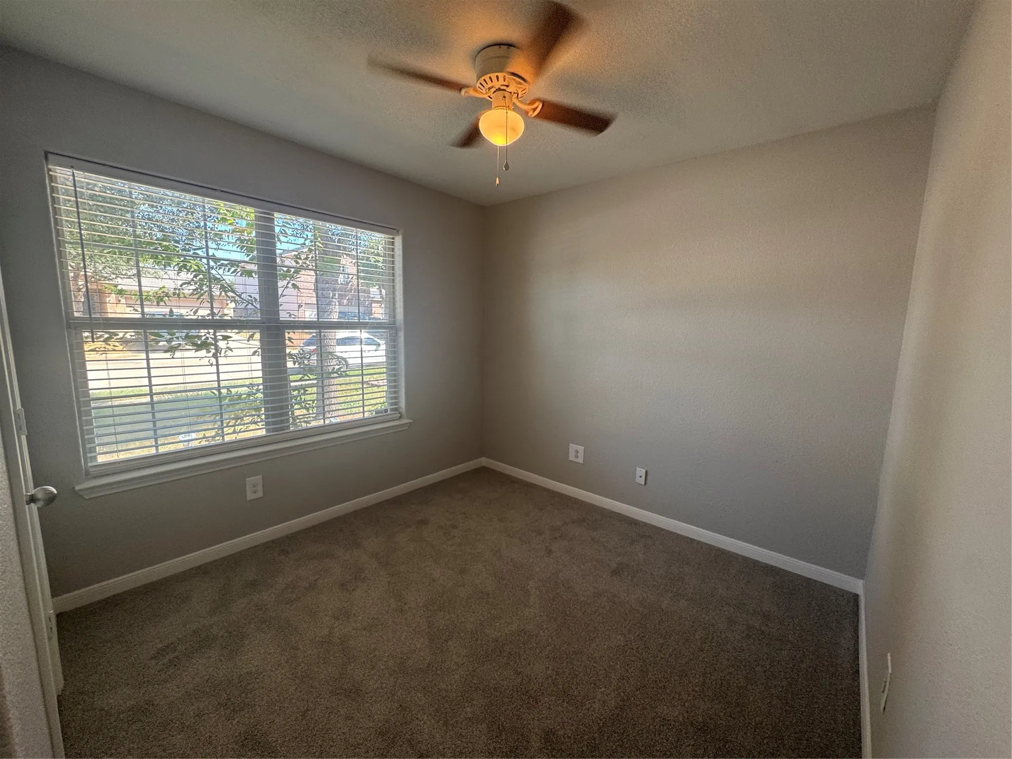Single Family Residence For Sale in Tarrant County , 601 Hidden Dale Drive, Fort Worth, Texas 76140, 3 Bedroom, 2 Bathroom, 2 Garage spaces, 1,160 Sqft, built in 2011, mls#21386466, Real Estate Agent in Fort Worth, Homes For Sale in Tarrant county, Homes For Sale in Fort Worth, Realtor in Fort Worth Texas, Real Estate Brokerage Independent Realty Texas, Luminita Cordes Realtor