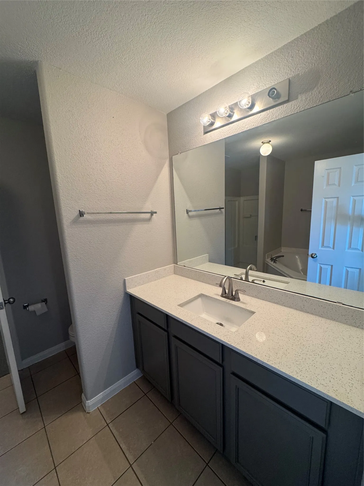 Single Family Residence For Sale in Tarrant County , 601 Hidden Dale Drive, Fort Worth, Texas 76140, 3 Bedroom, 2 Bathroom, 2 Garage spaces, 1,160 Sqft, built in 2011, mls#21386466, Real Estate Agent in Fort Worth, Homes For Sale in Tarrant county, Homes For Sale in Fort Worth, Realtor in Fort Worth Texas, Real Estate Brokerage Independent Realty Texas, Luminita Cordes Realtor